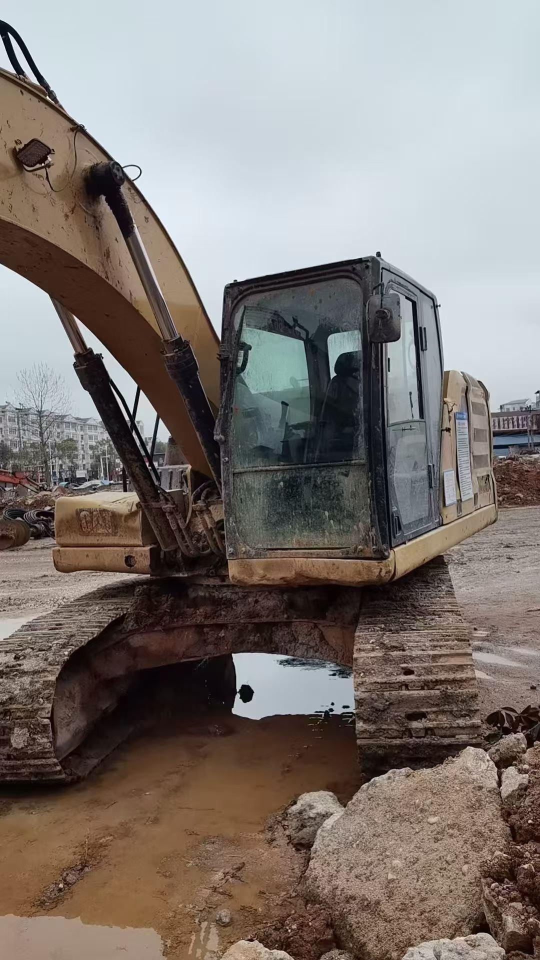 Buy Caterpillar 320A Used Excavator / 2