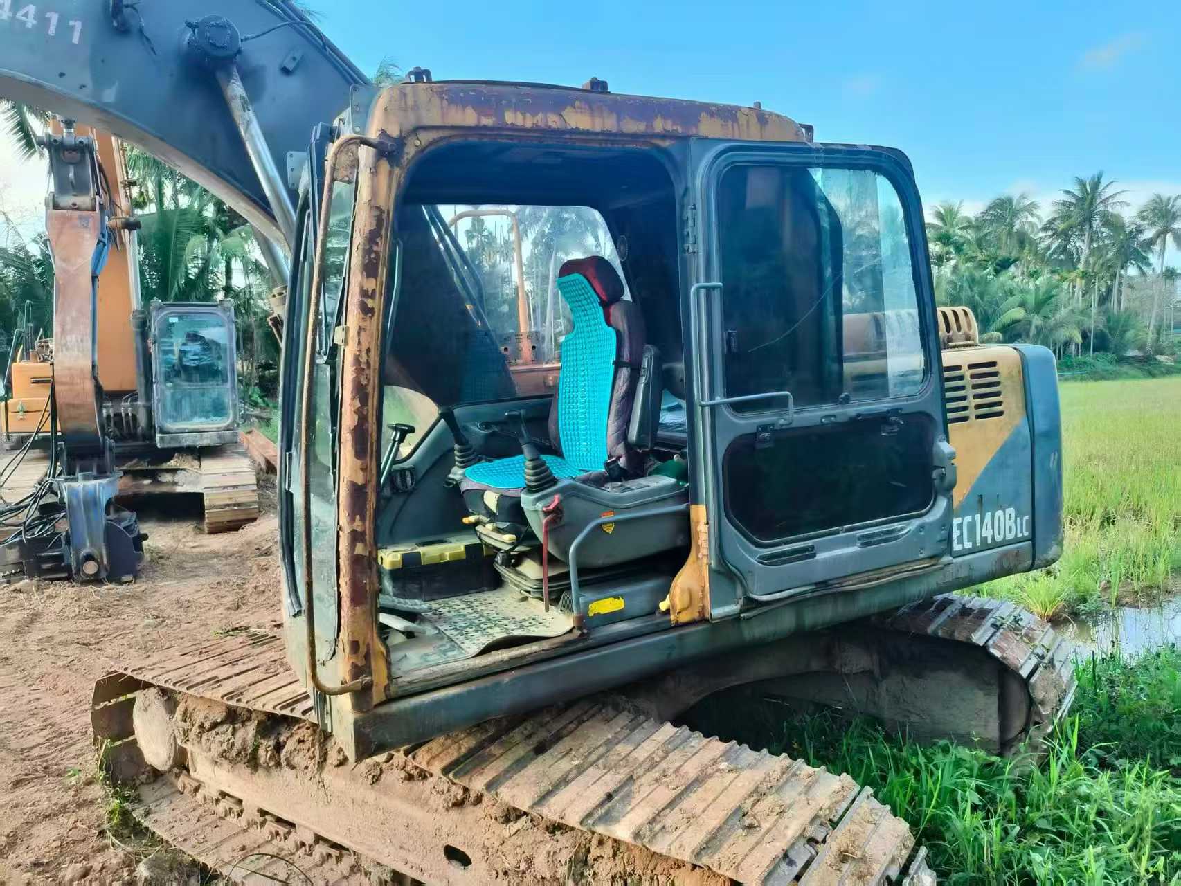 Buy Volvo EC140 Used Excavator / 2