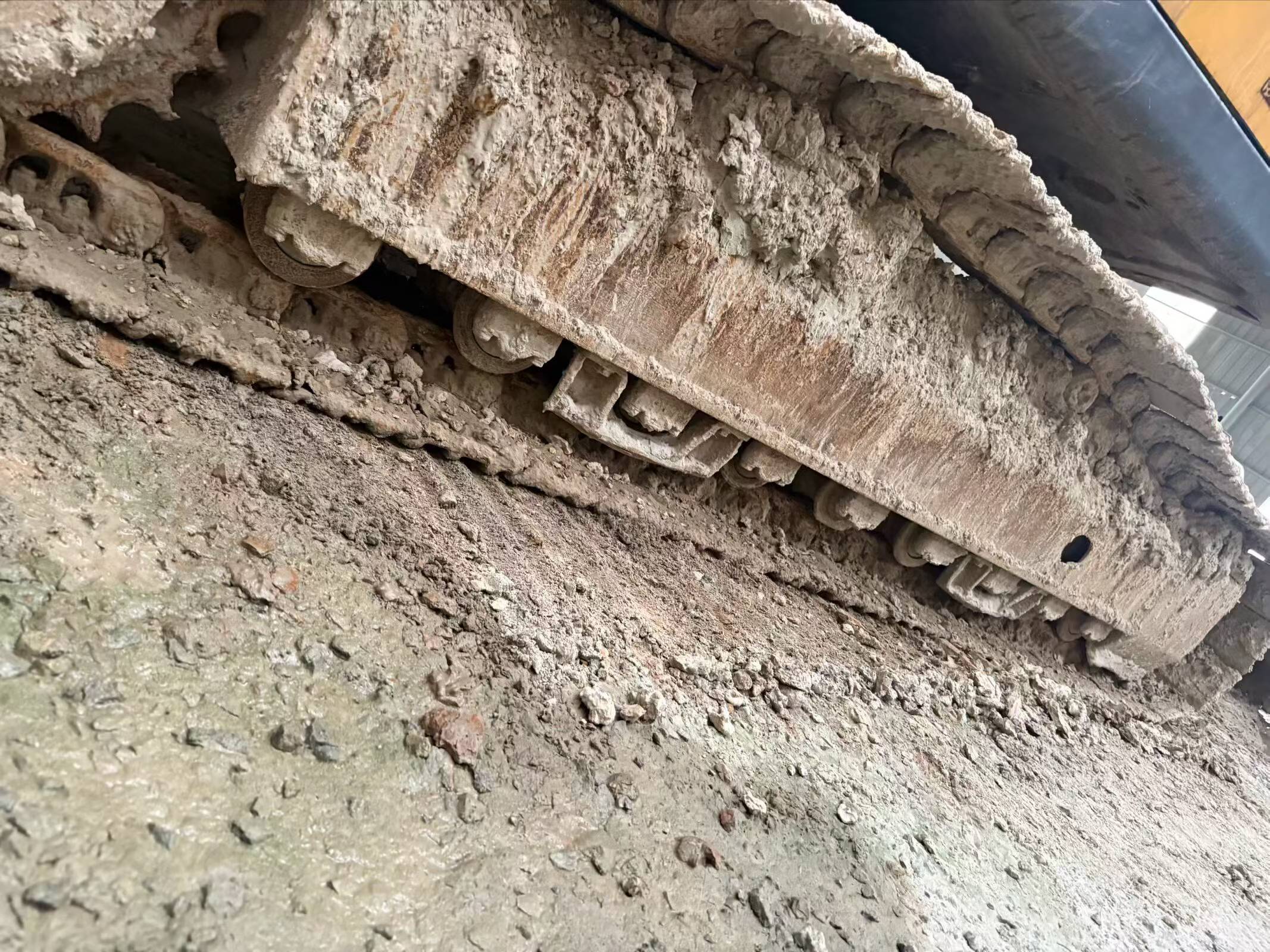 Buy Volvo L250G Used Excavator / 4