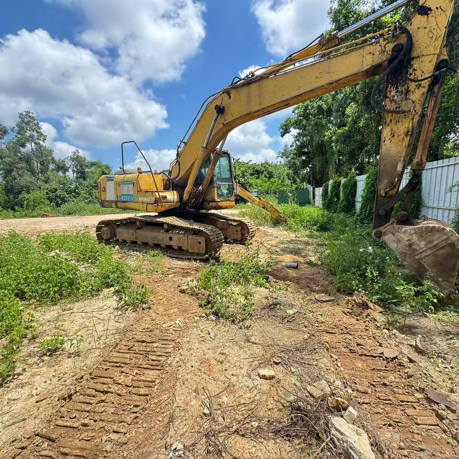 Buy Komatsu PC200-7 Used Excavator / 6