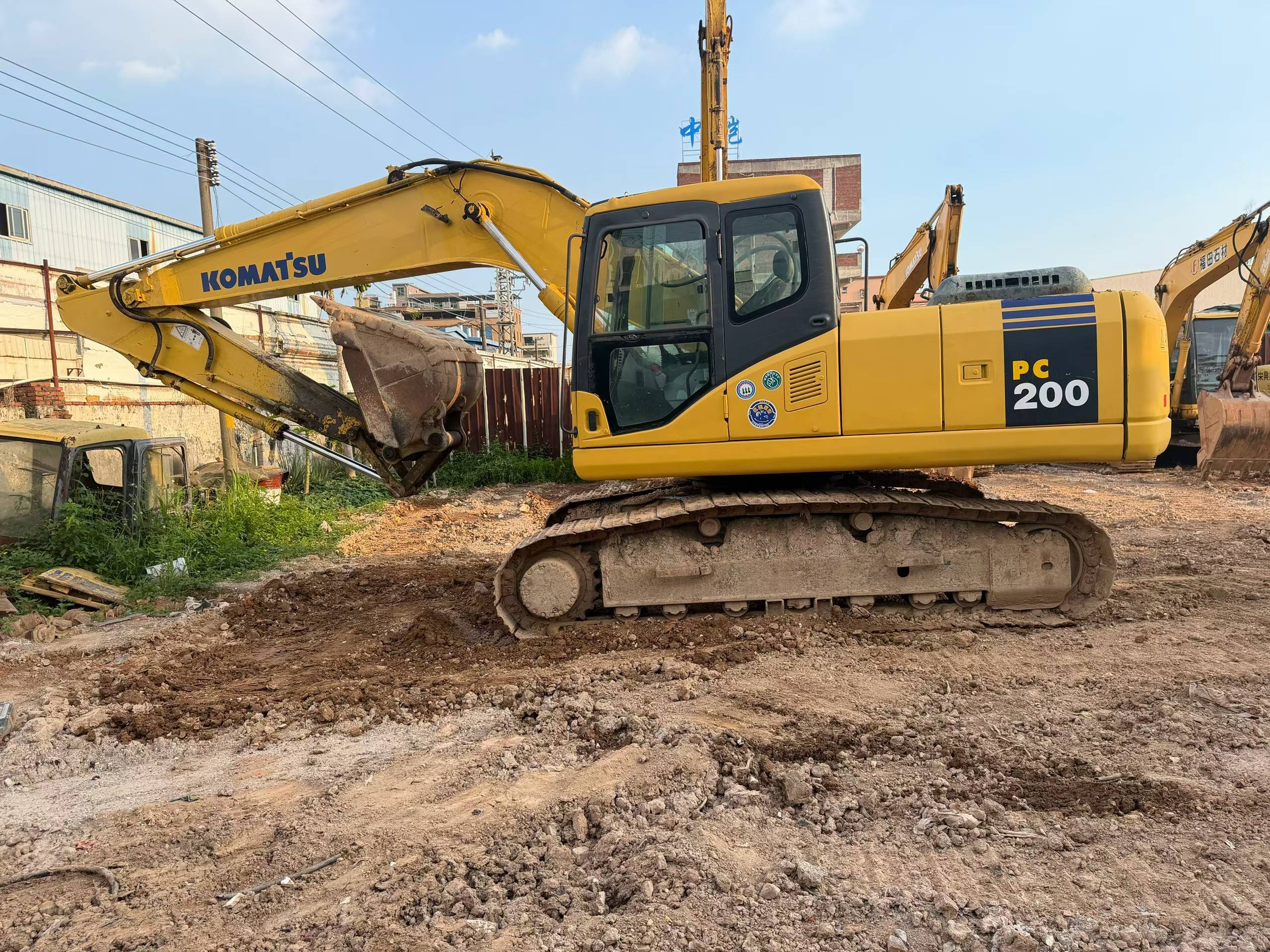 Buy Komatsu PC200-7 Used Excavator / 2
