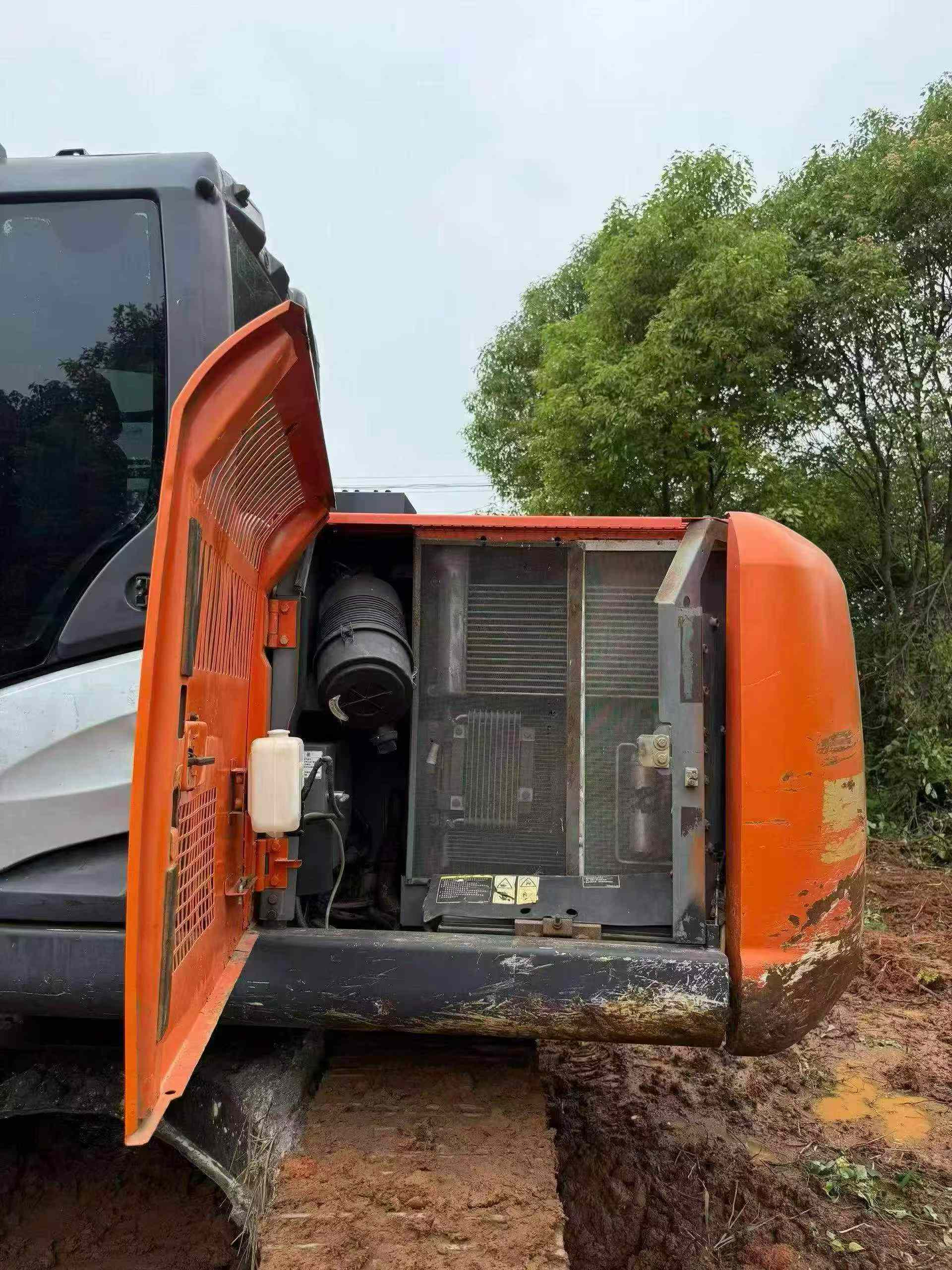 Buy Hitachi ZX130-5A Used Excavator / 4