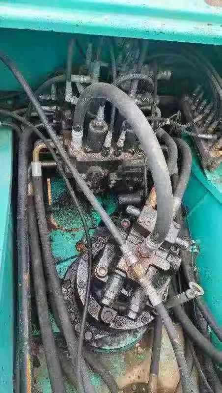 Buy Kobelco SK200-2 Used Excavator / 7