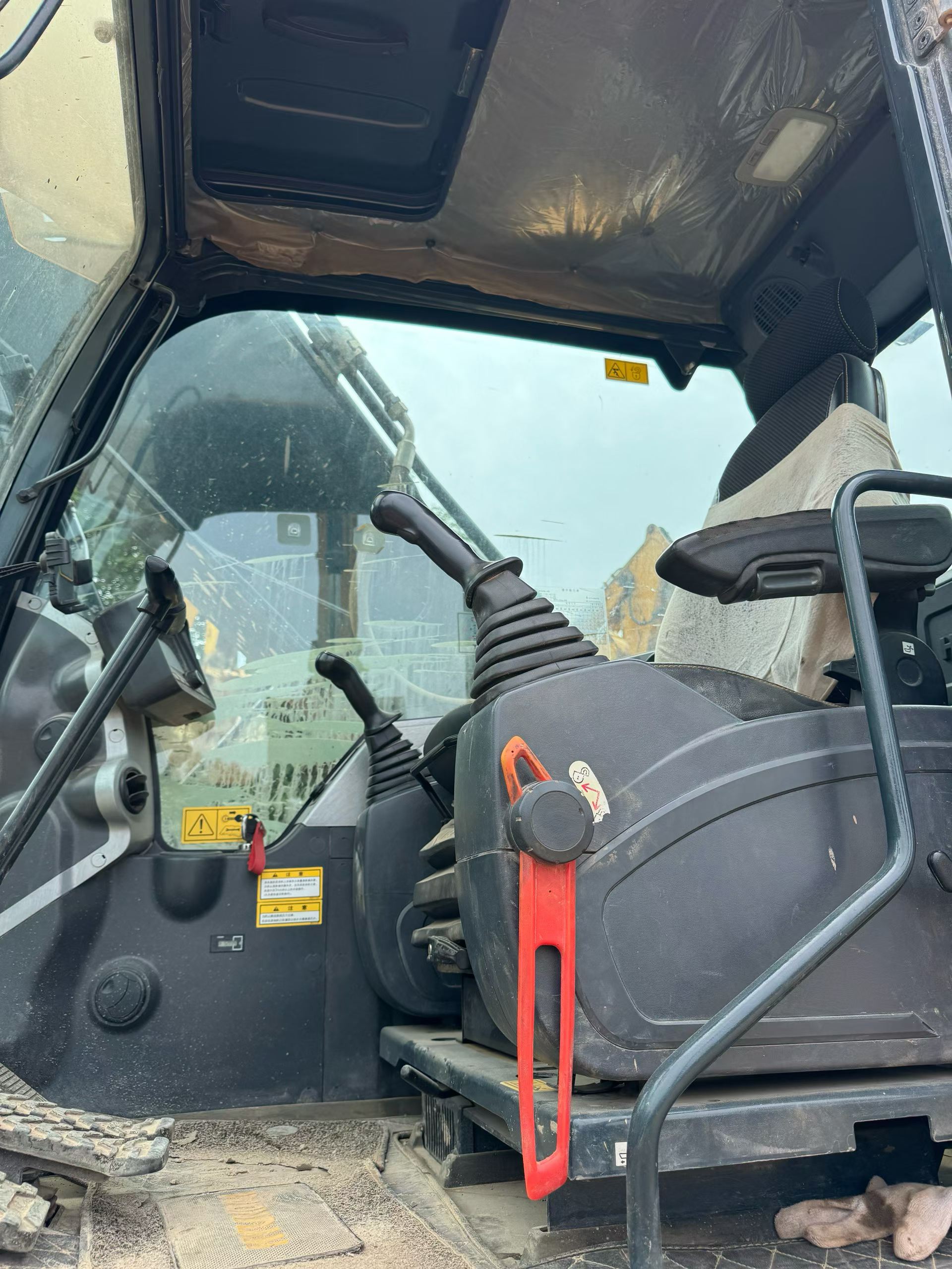 Buy Hyundai R225-7 Used Excavator / 4