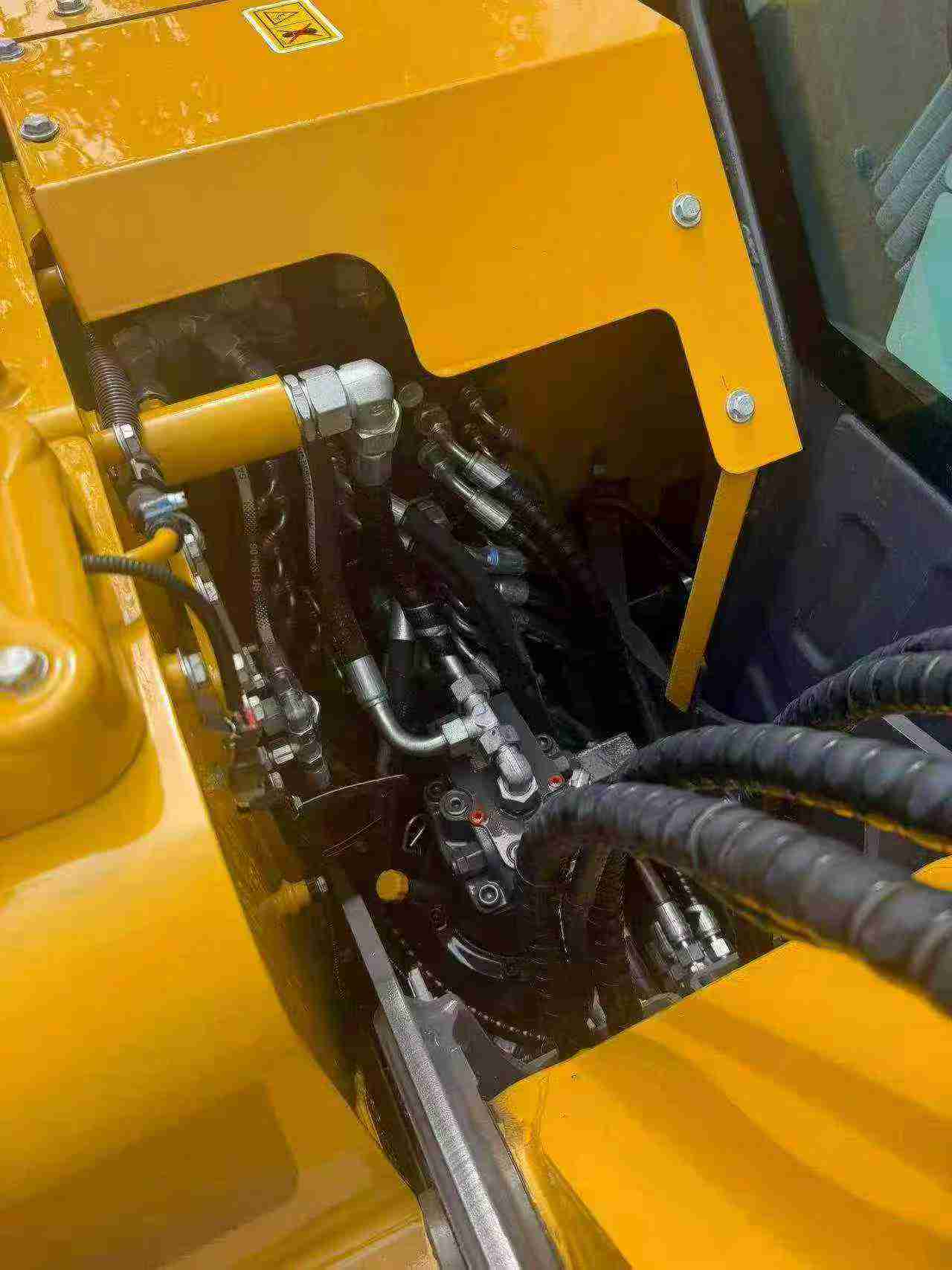 Buy XCMG XE75C Used Excavator / 2