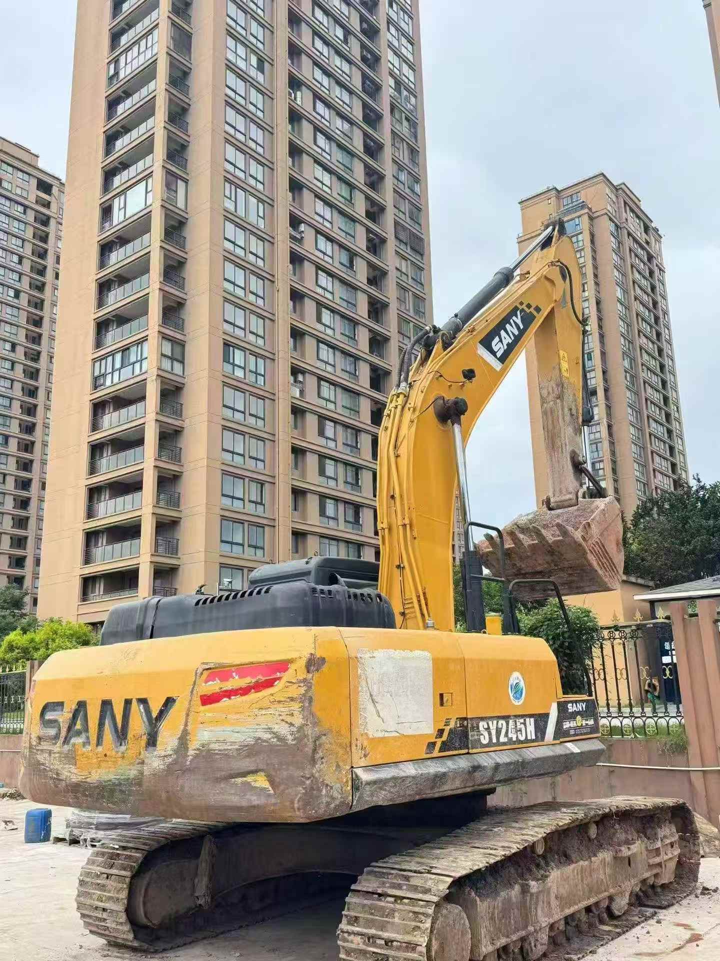 Buy Sany SY245H Used Excavator / 2