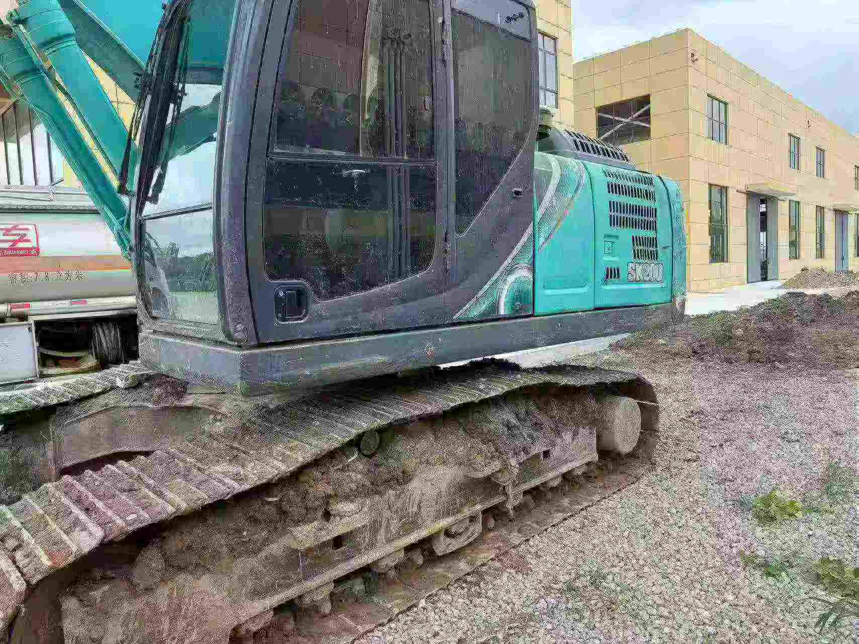 Buy Kobelco SK200 Used Excavator / 4