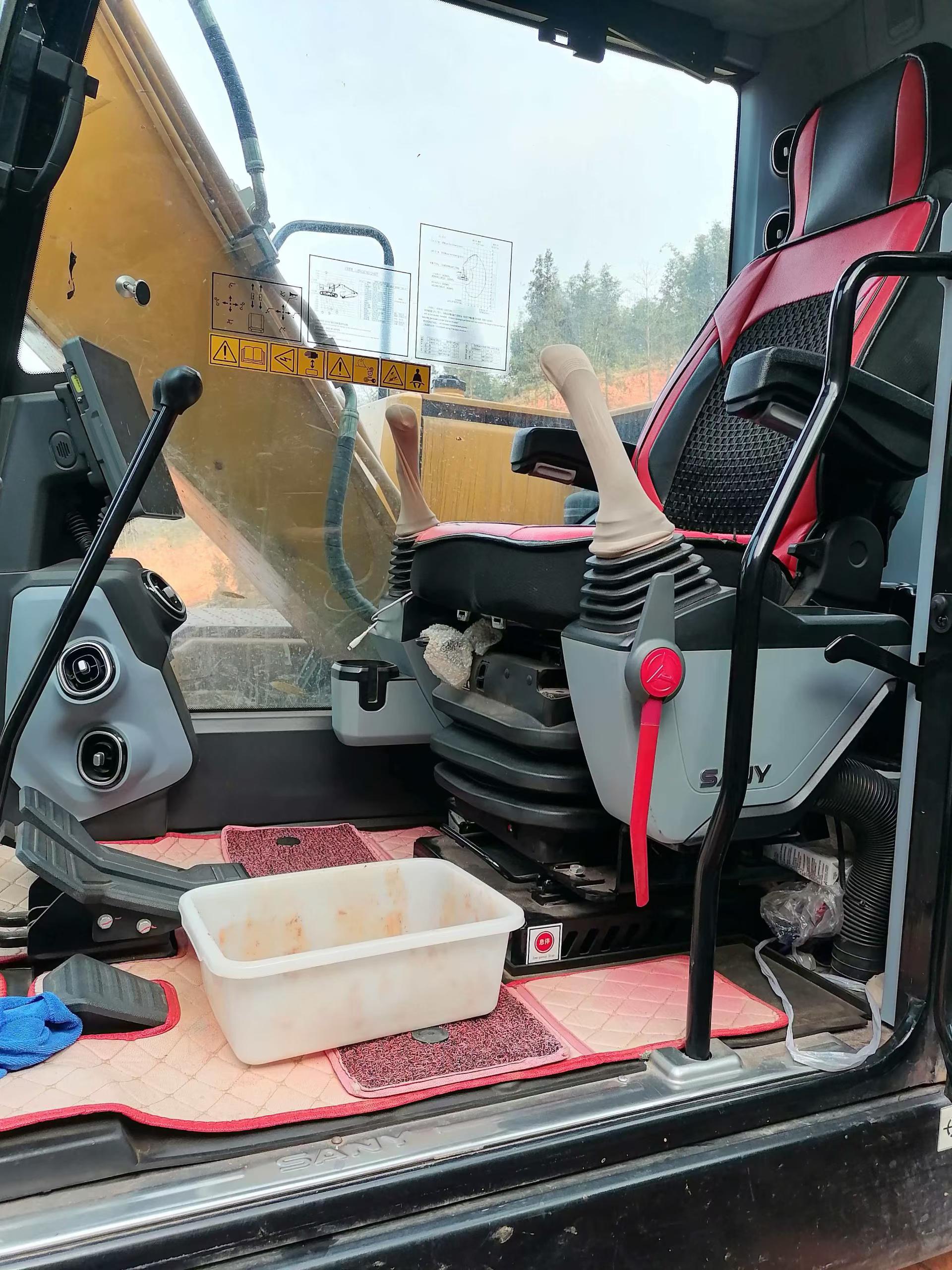 Buy Sany SY135 Used Excavator / 2