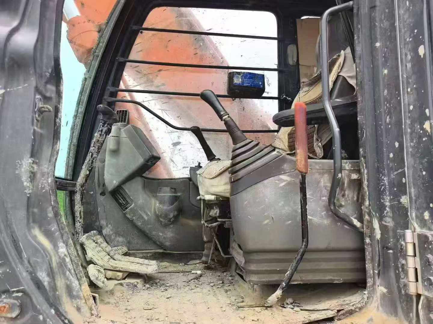 Buy Hitachi ZX200-6 Used Excavator / 6