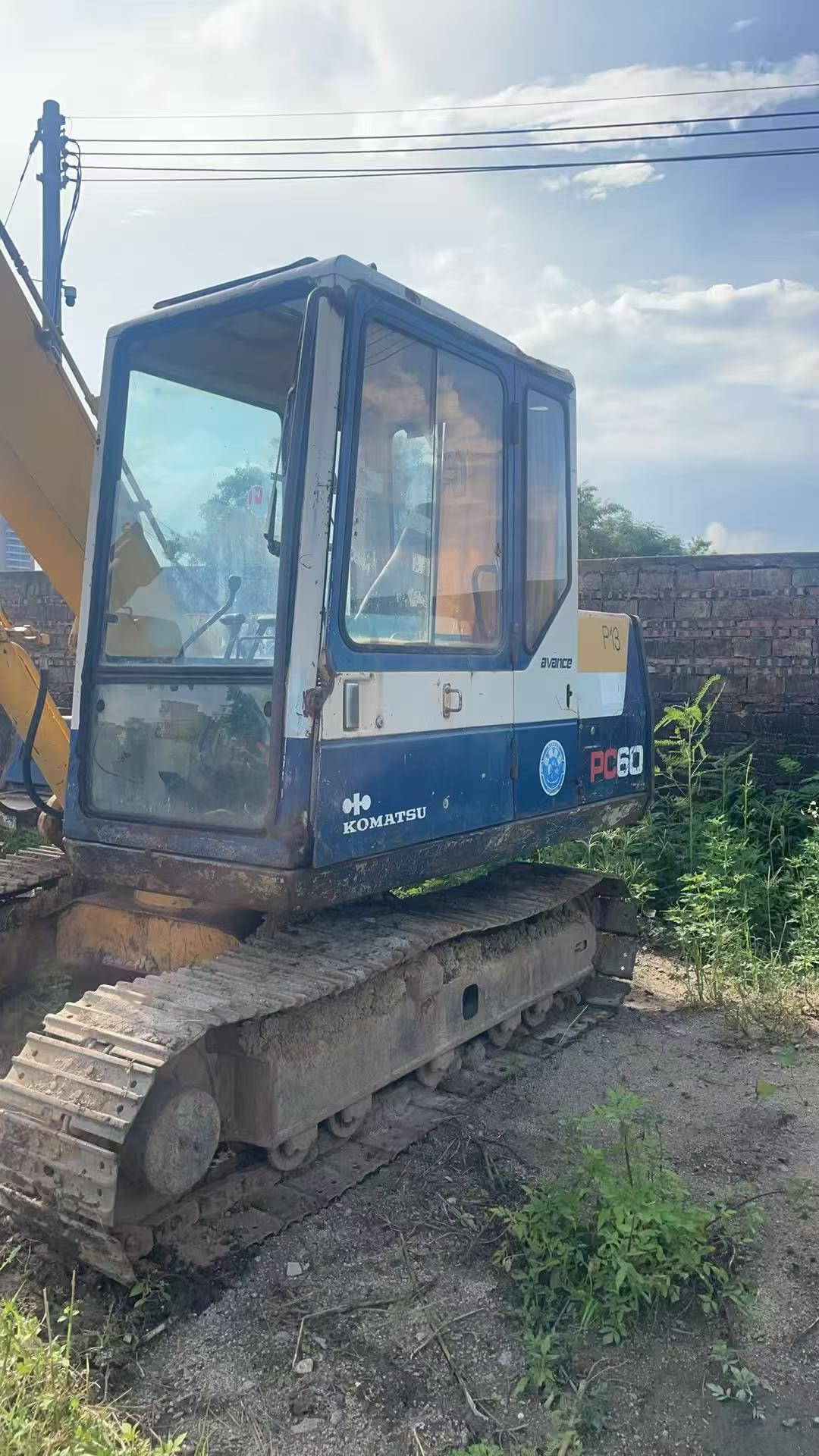 Buy Komatsu PC60-6 Used Excavator / 2