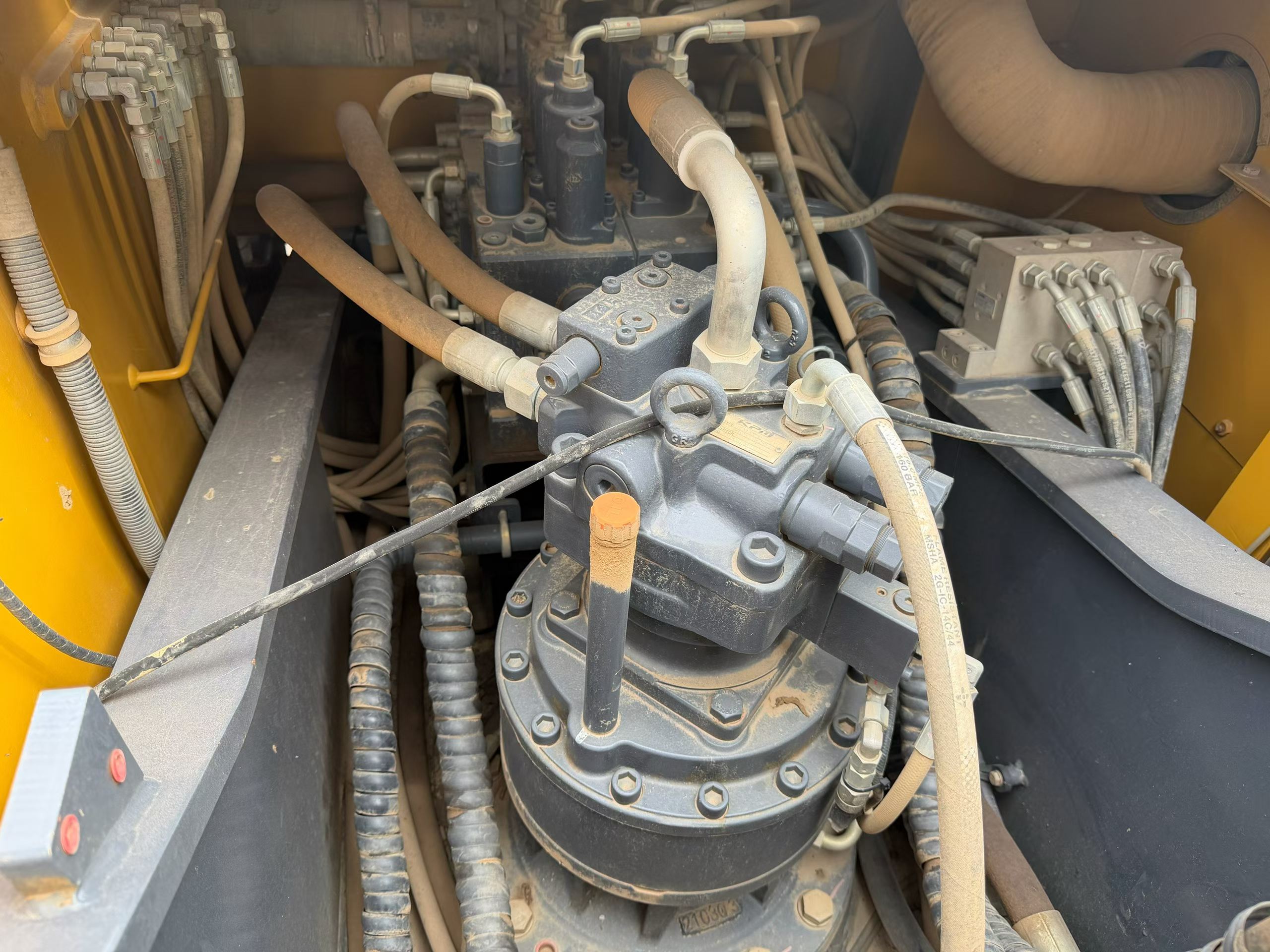 Buy XCMG XE200DA Used Excavator / 8