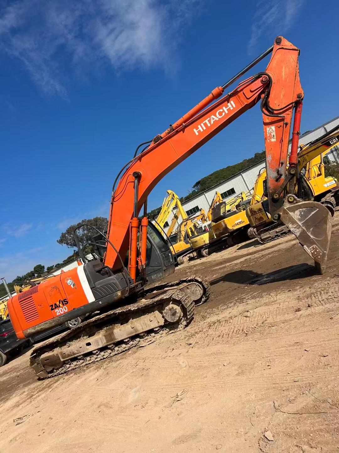 Buy Hitachi EX200-3 Used Excavator / 3