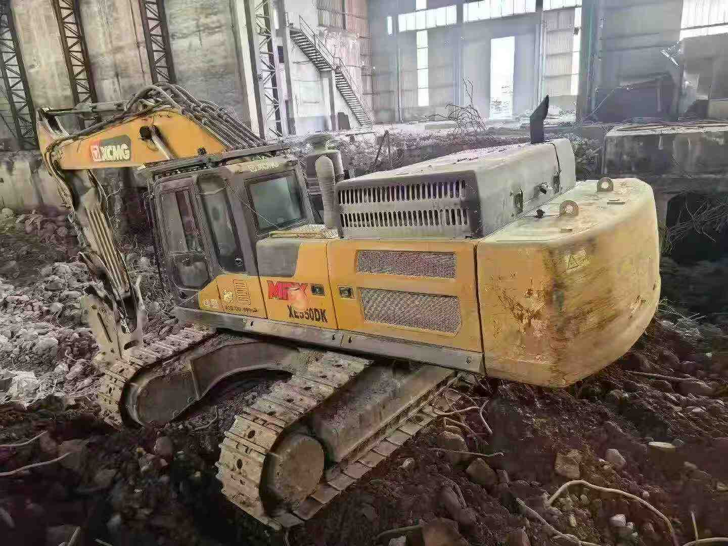 Buy XCMG XE490D Used Excavator / 3