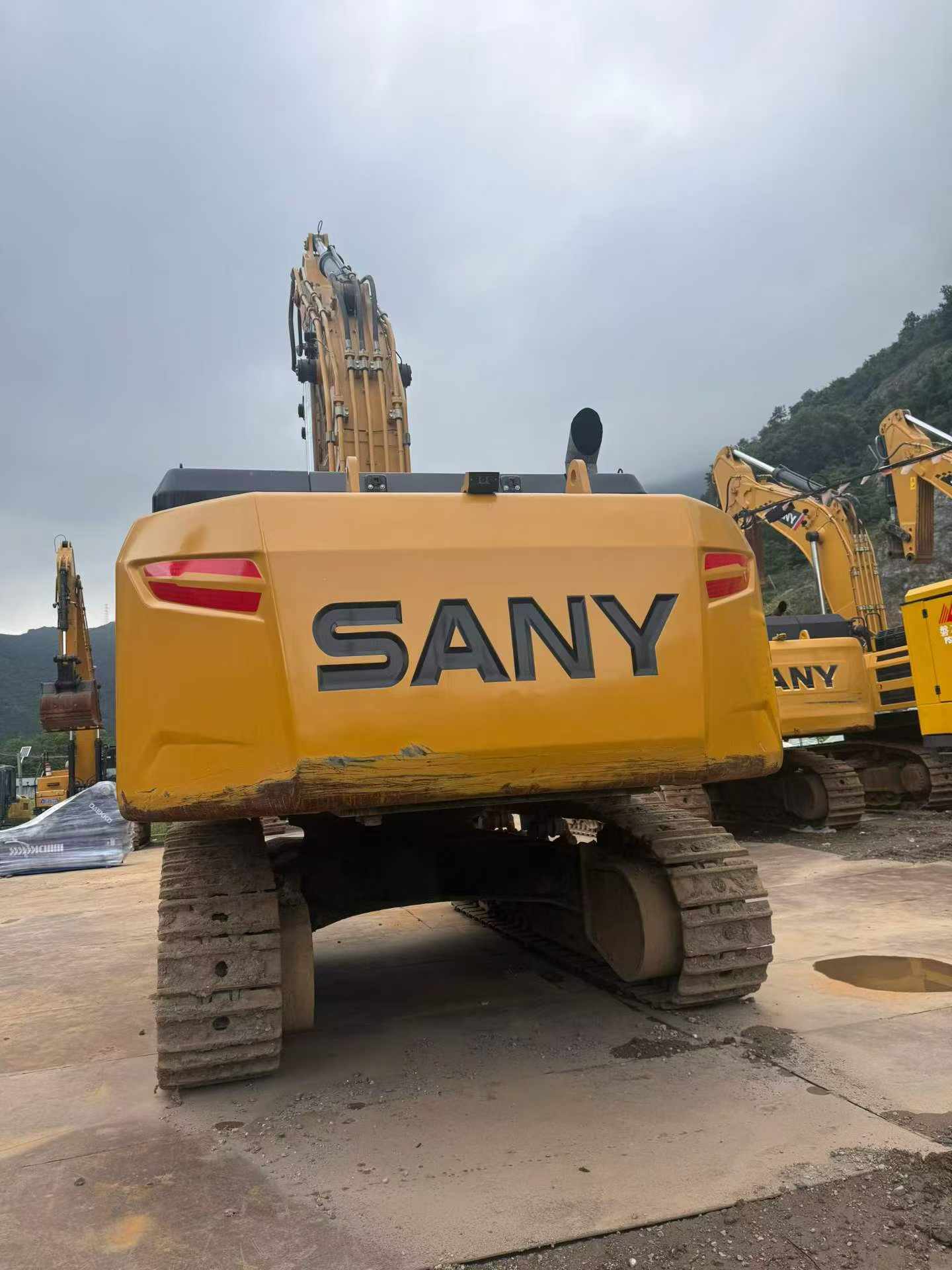 Buy Sany SY650HB Used Excavator / 4