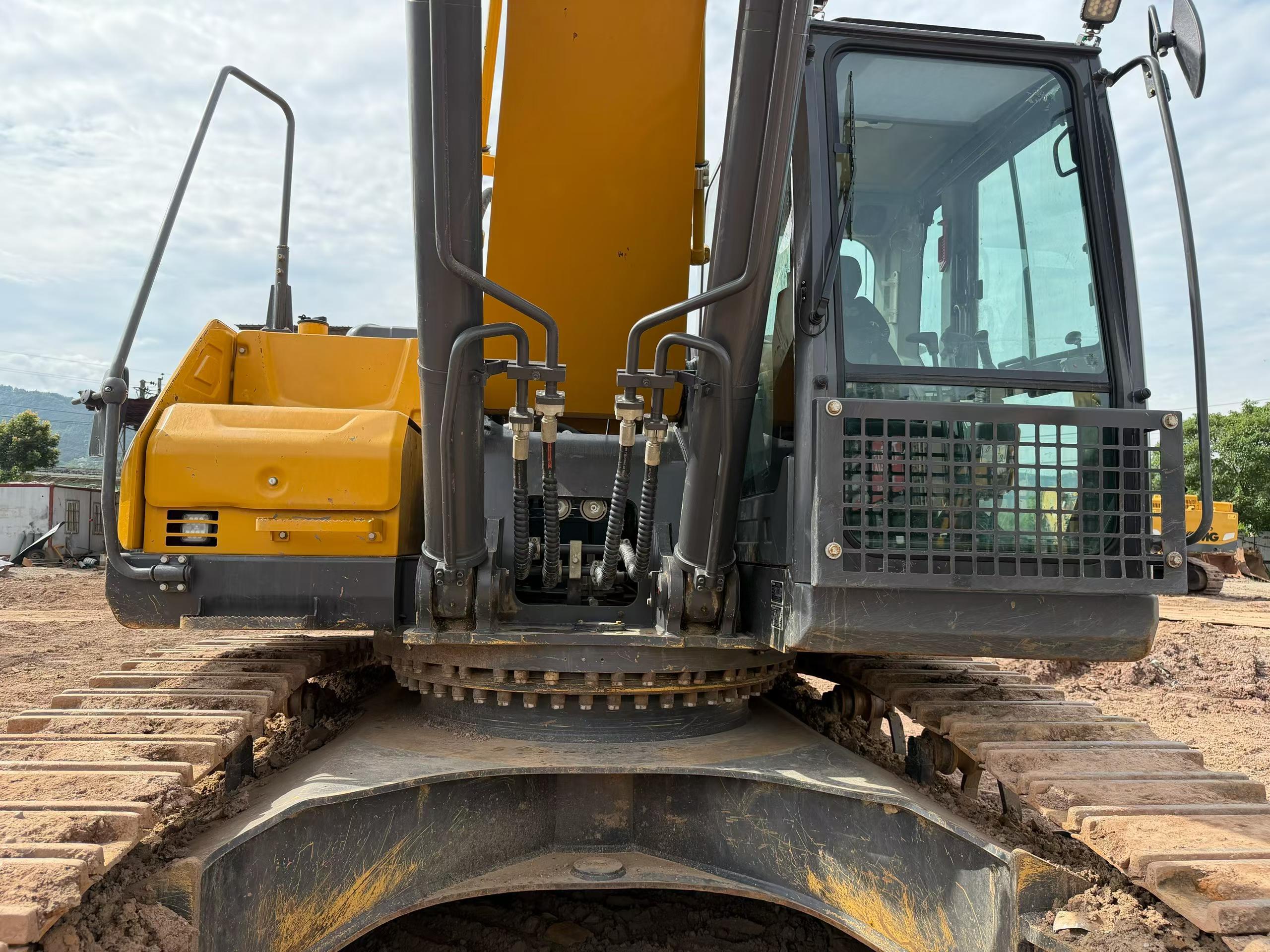 Buy XCMG XE380K Used Excavator / 5
