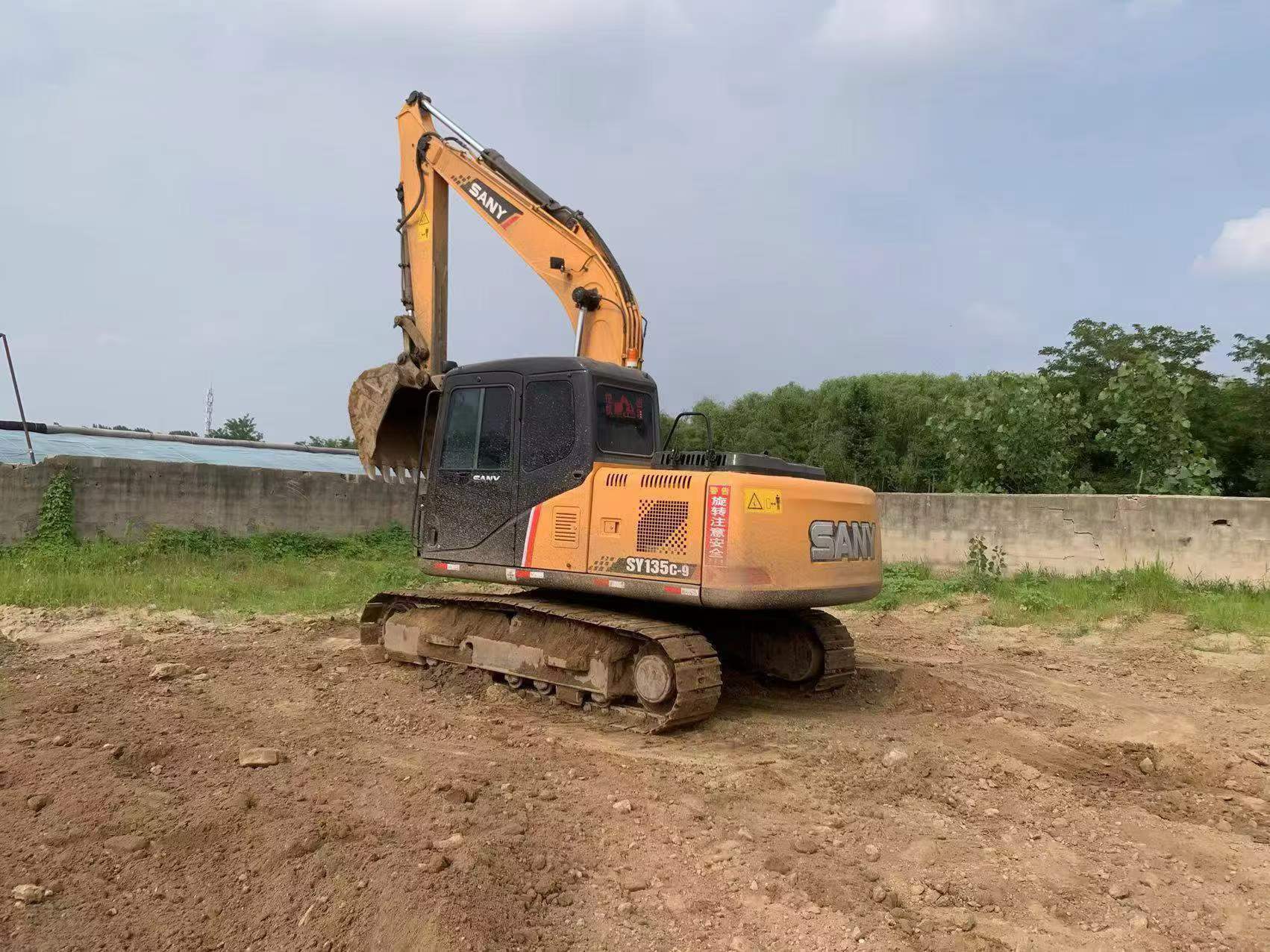 Buy Sany SY135-8S Used Excavator / 2