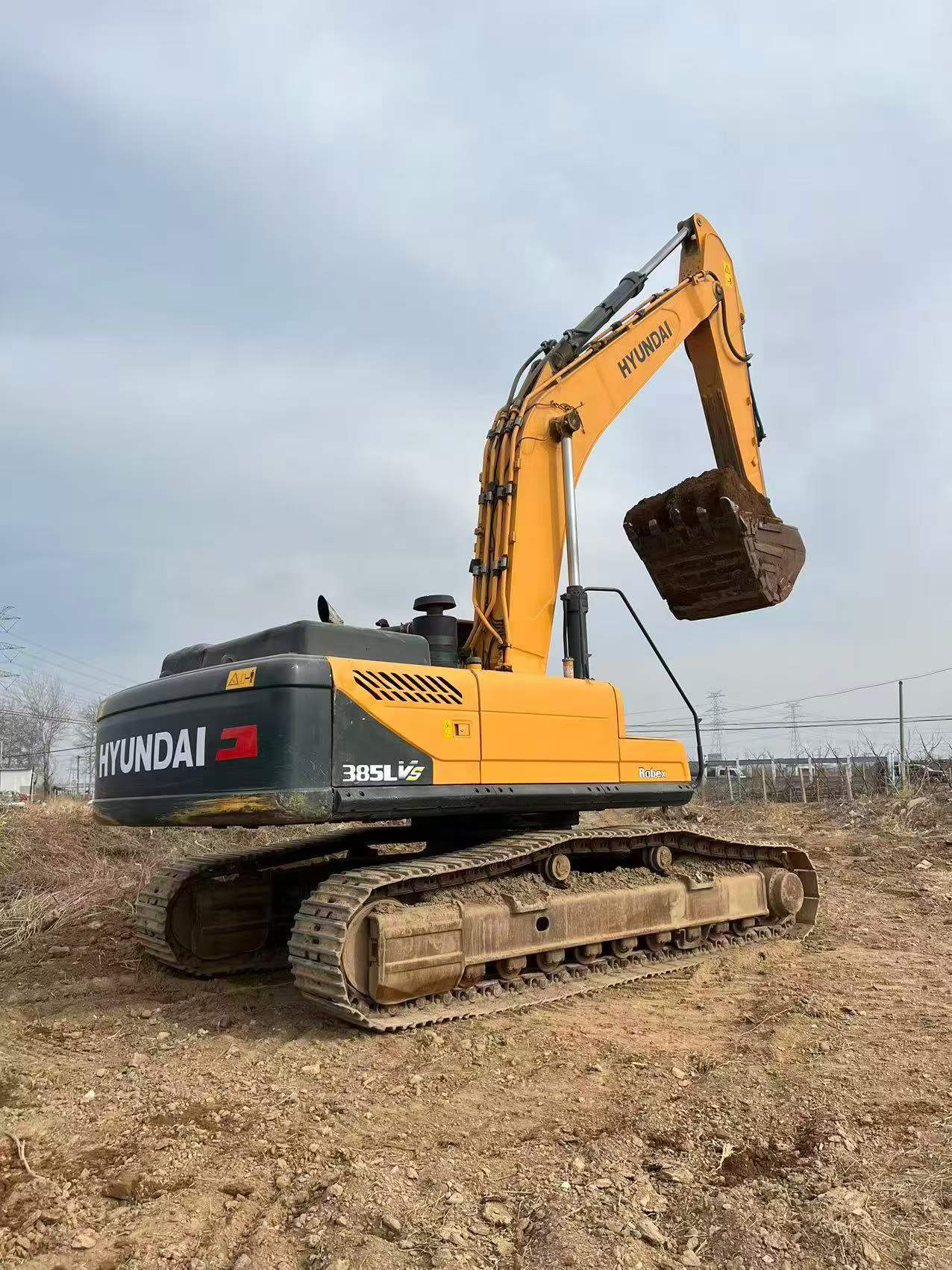 Buy Hyundai R385LVS Used Excavator / 3