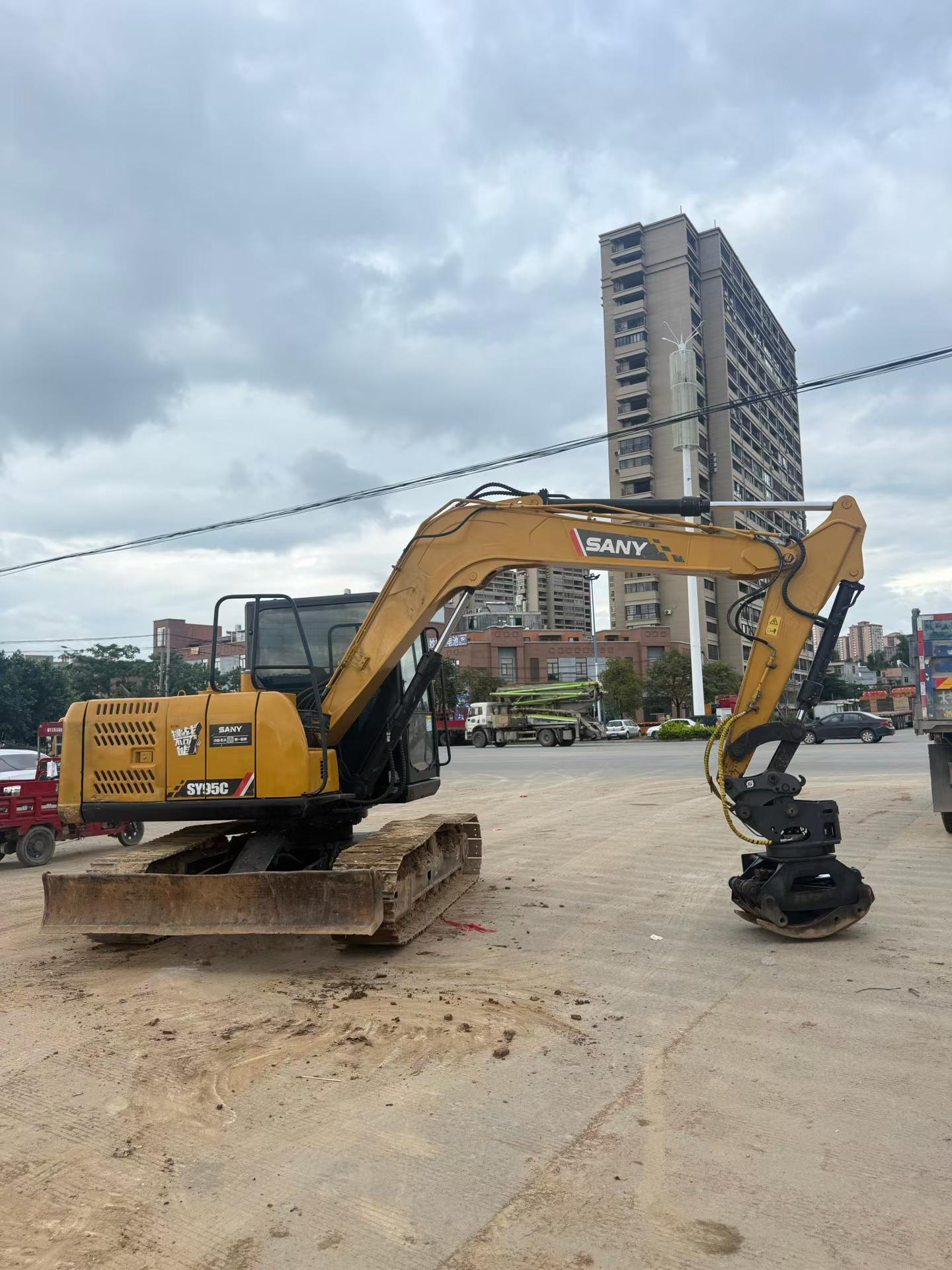 Buy Sany SY95C Used Excavator / 4