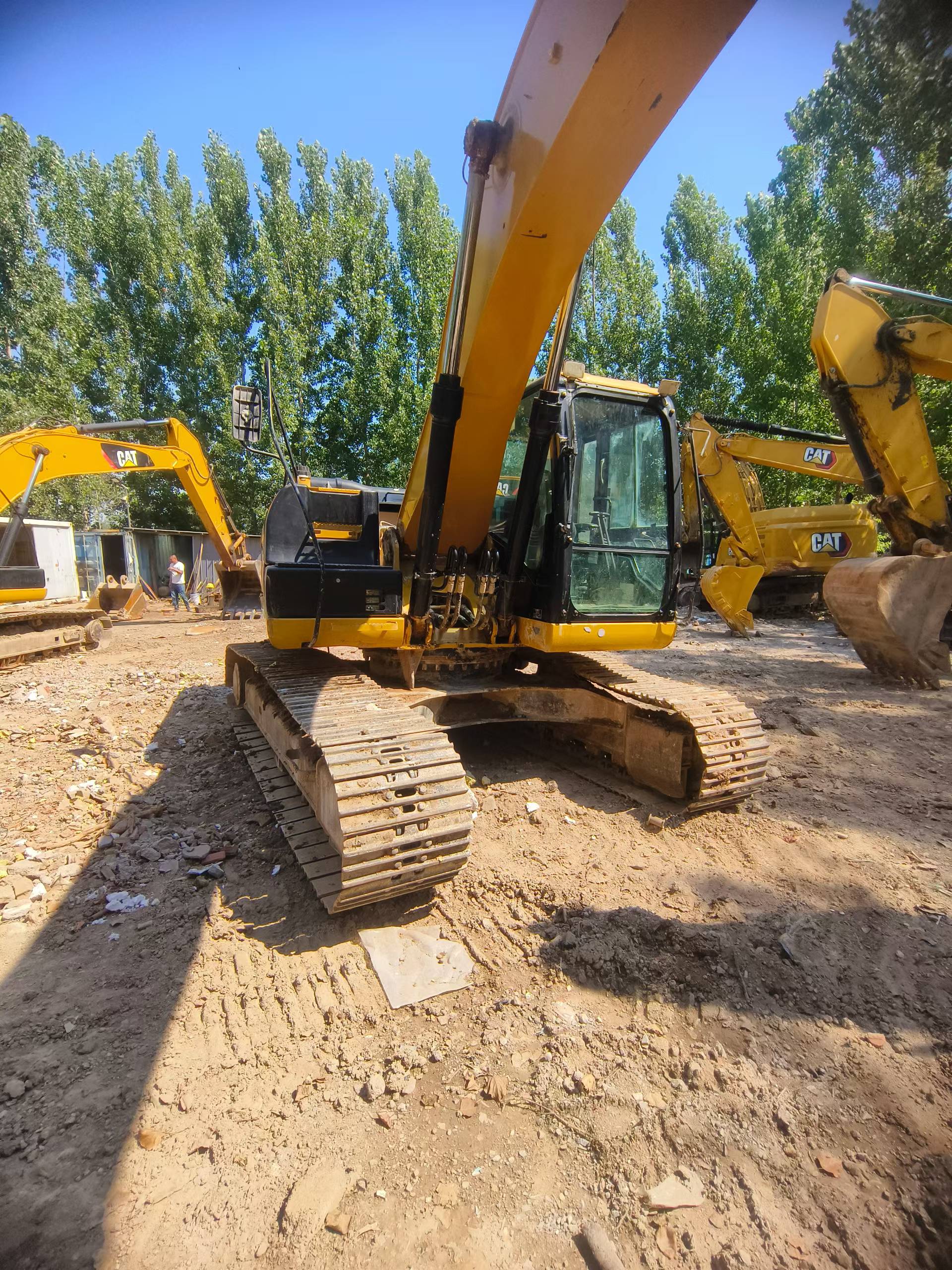 Buy Caterpillar 320D Used Excavator / 6