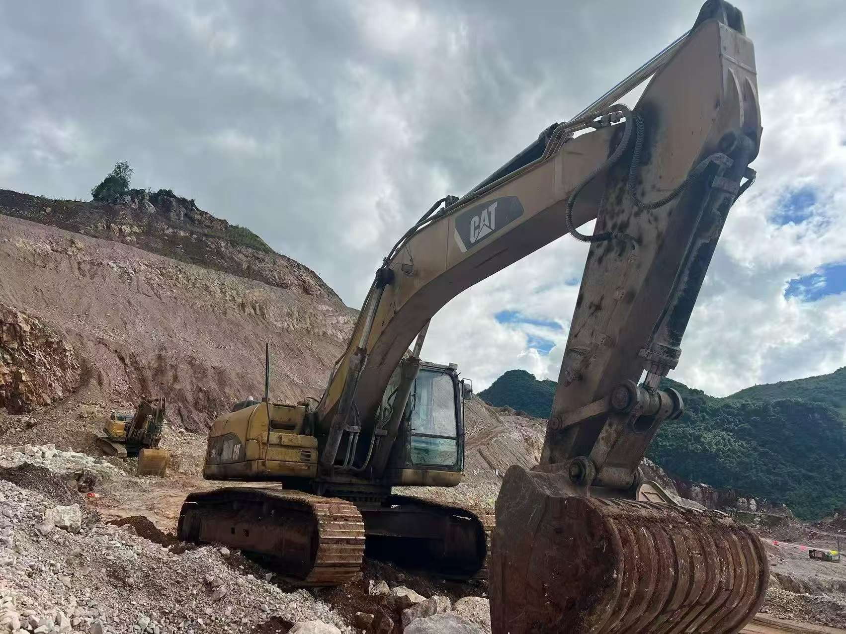 Buy Caterpillar 336E Used Excavator / 3