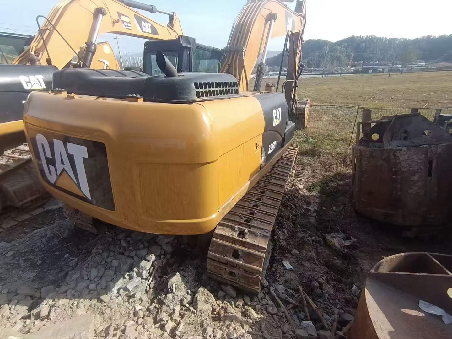 Buy Caterpillar 323 Used Excavator / 2