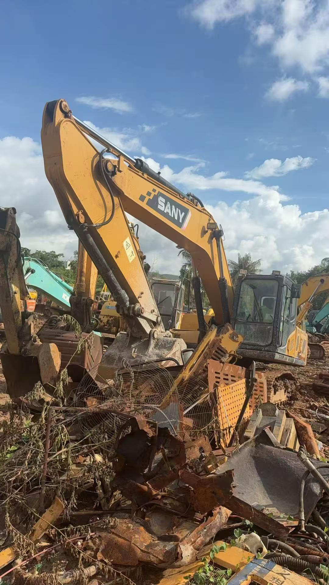 Buy Sany SY200C Used Excavator / 2