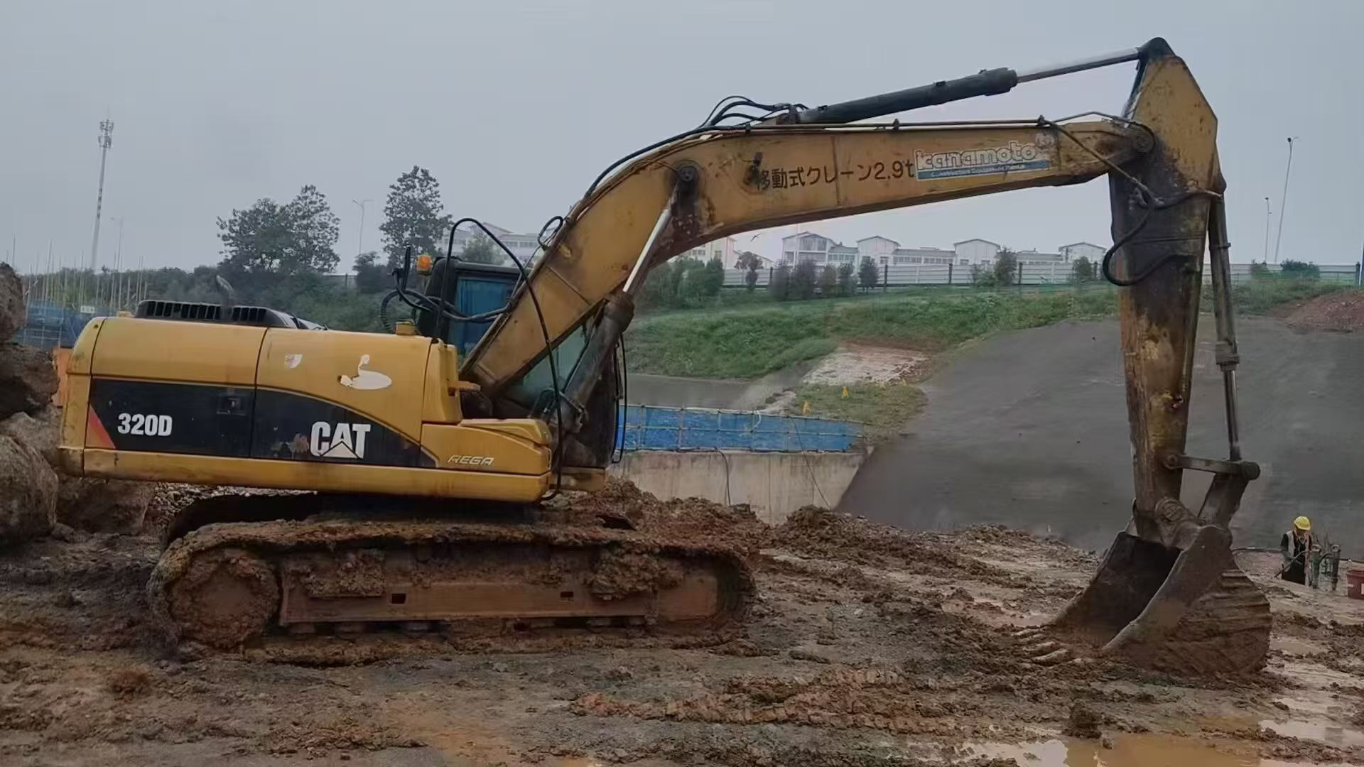 Buy Caterpillar 320D Used Excavator / 5