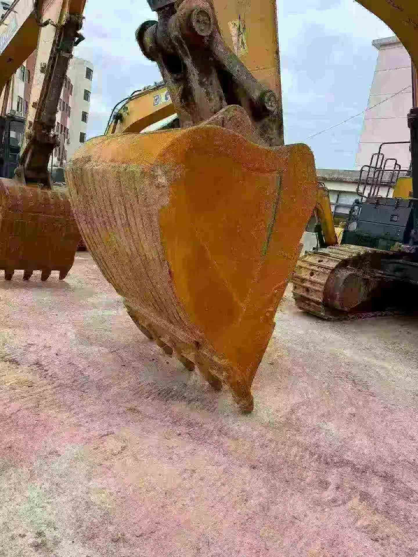 Buy XCMG XE750D Used Excavator / 4