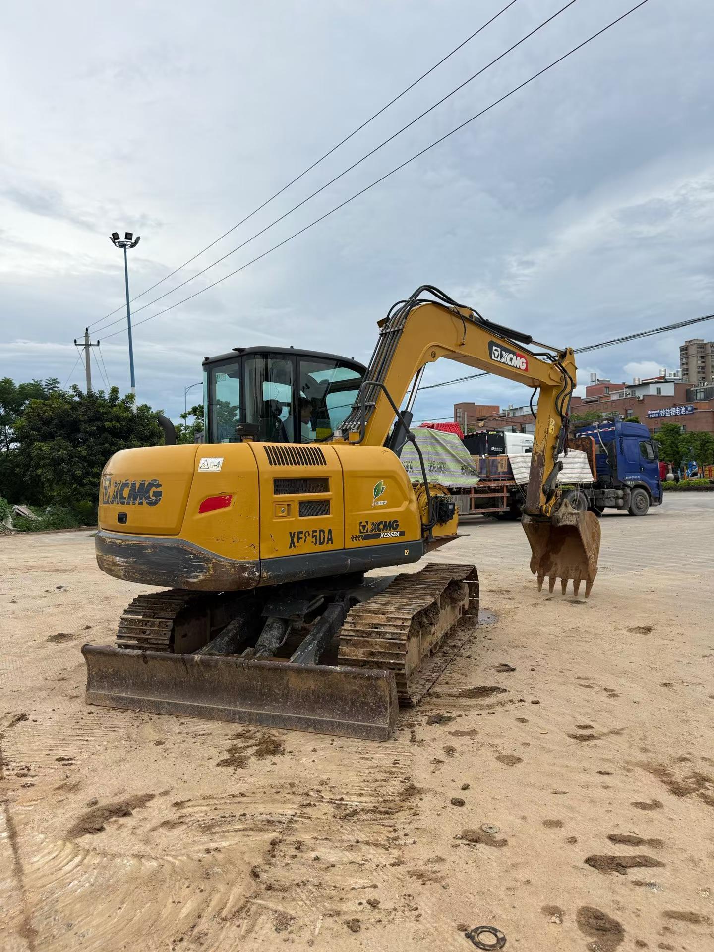 Buy XCMG XE75C Used Excavator / 5