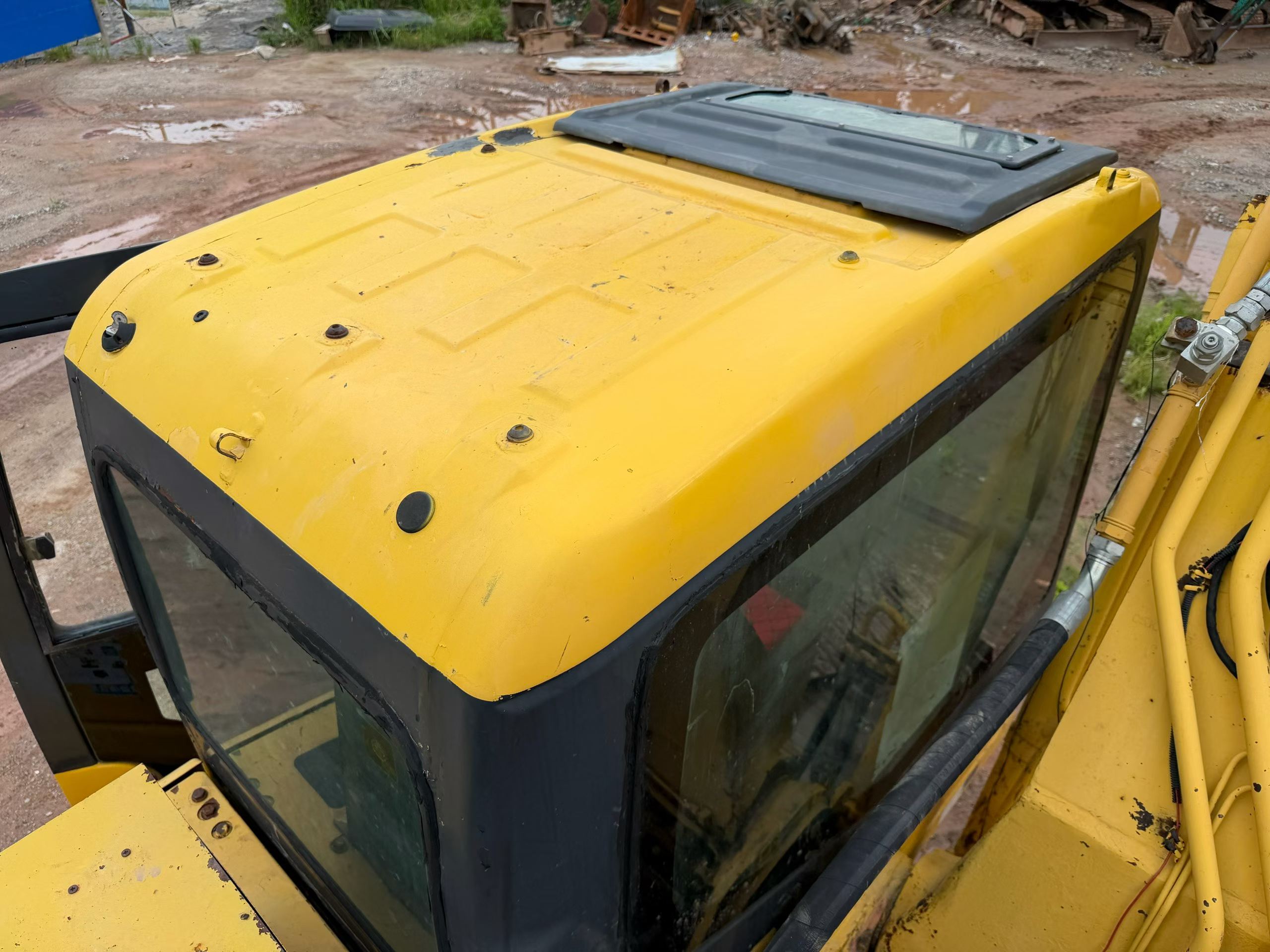 Buy Komatsu PC200-7 Used Excavator / 9