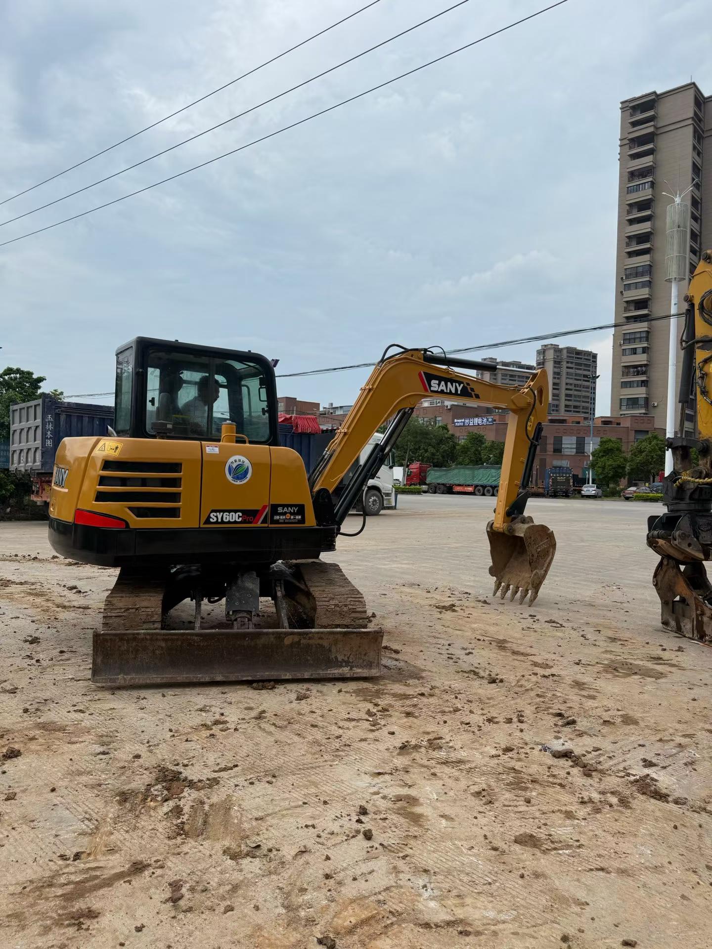 Buy Sany SY60 Used Excavator / 9
