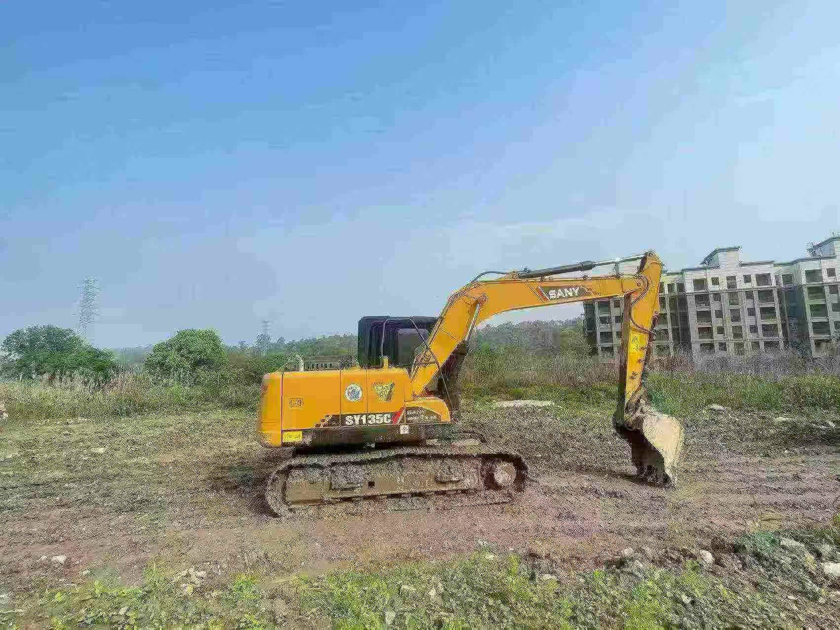 Buy Sany SY135 Used Excavator / 3