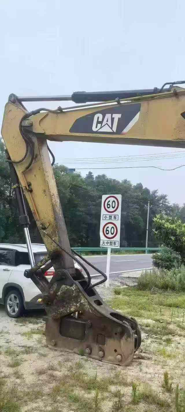 Buy Caterpillar 320D Used Excavator / 5