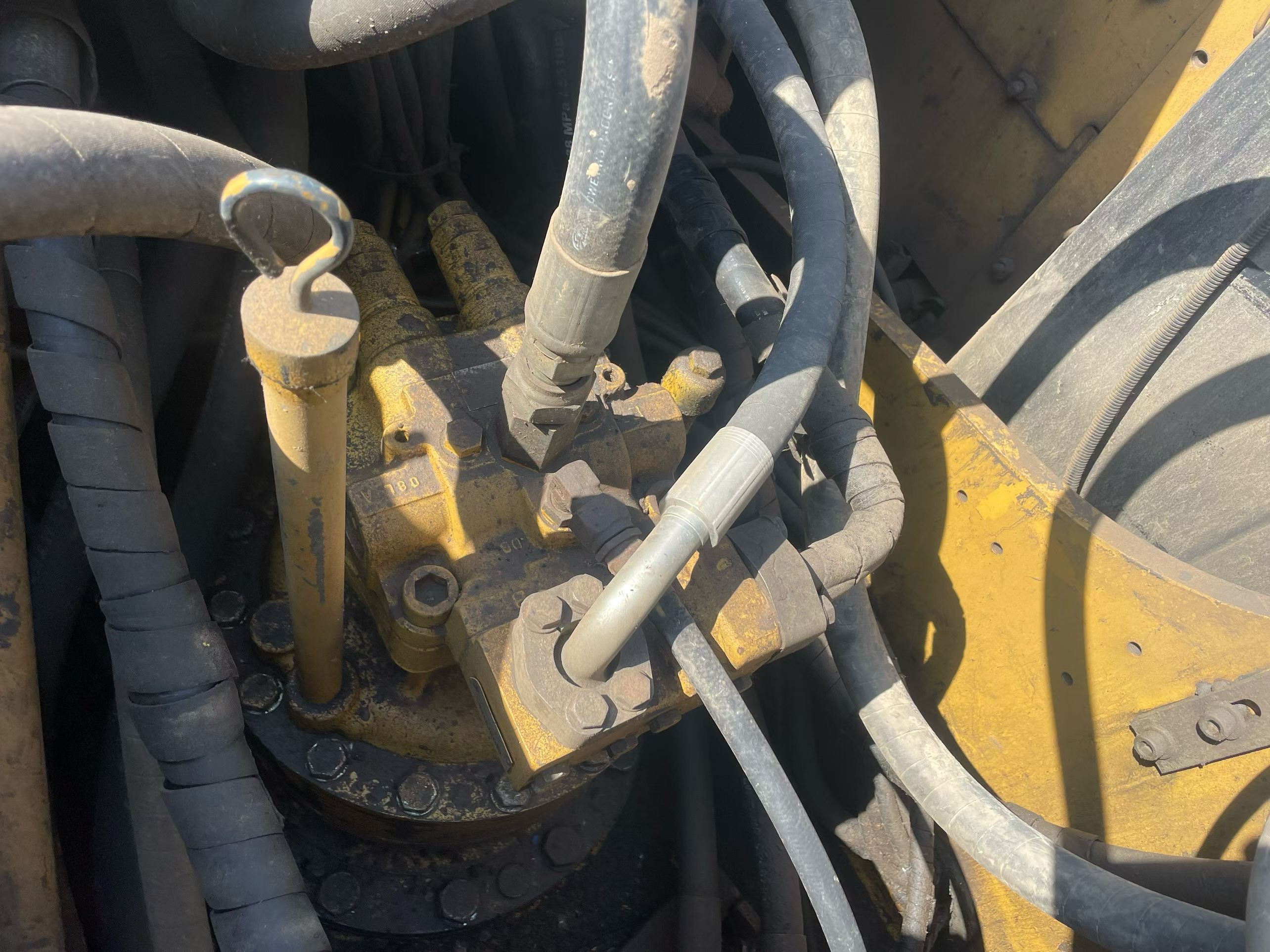 Buy Caterpillar 320D Used Excavator / 4