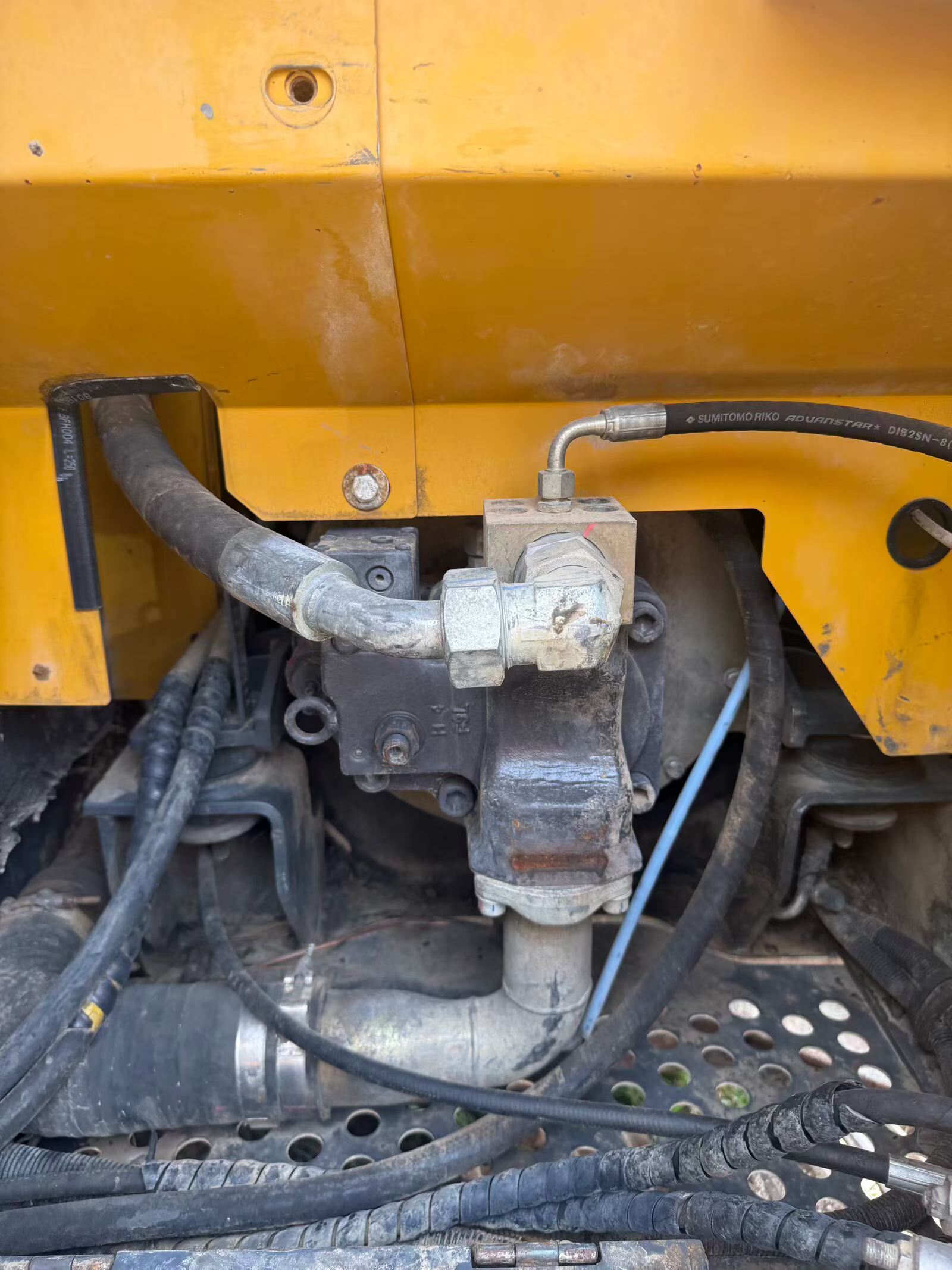 Buy XCMG XE75C Used Excavator / 4