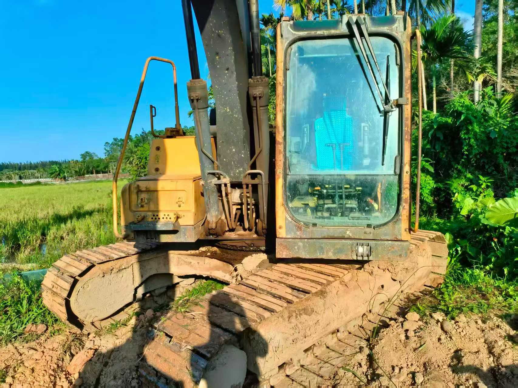 Buy Volvo EC140 Used Excavator / 3