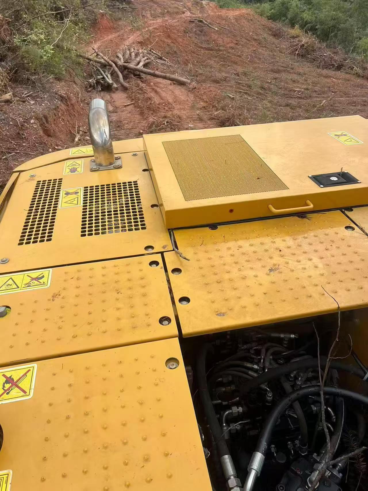 Buy XCMG XE135B Used Excavator / 4