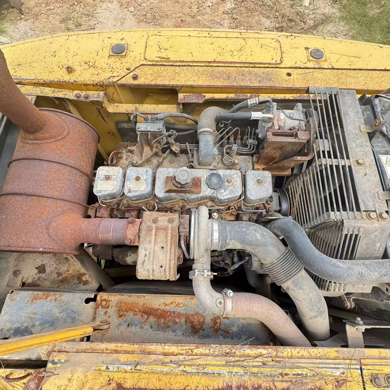 Buy Komatsu PC200-7 Used Excavator / 4