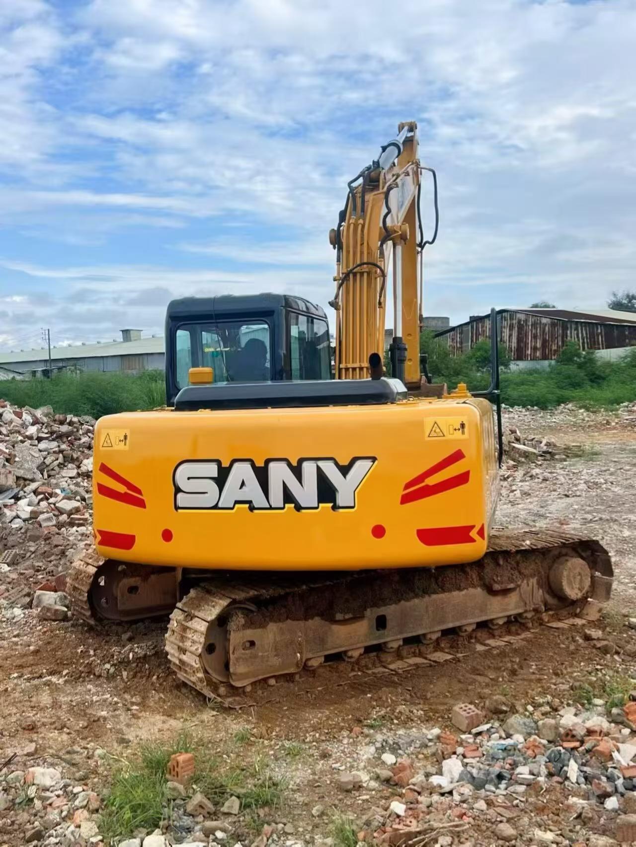 Buy Sany SY135 Used Excavator / 2