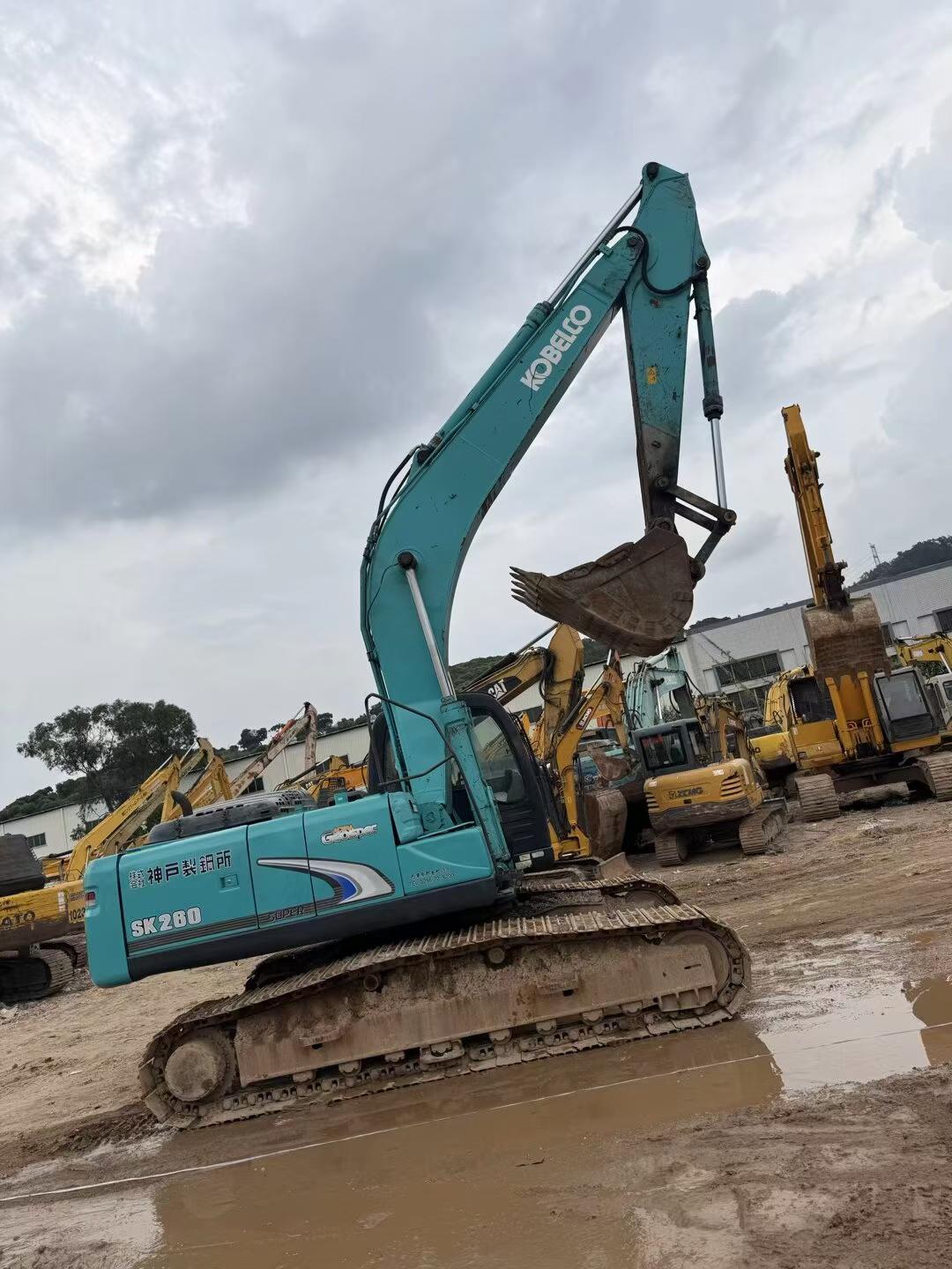Buy Kobelco SK260LC-8 Used Excavator / 2