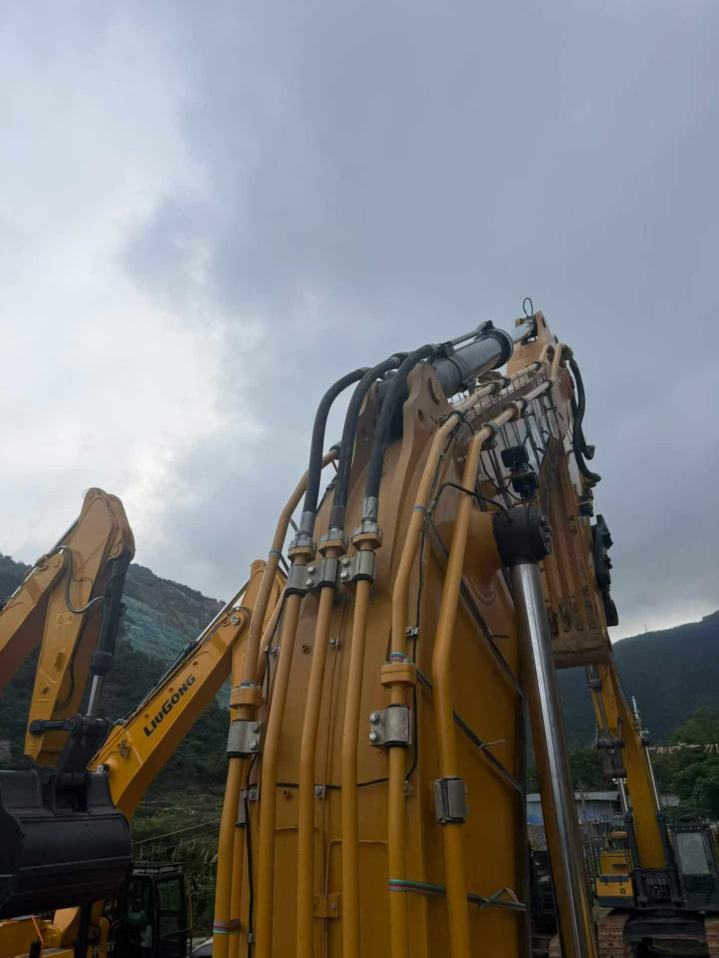 Buy Sany SY650HB Used Excavator / 8