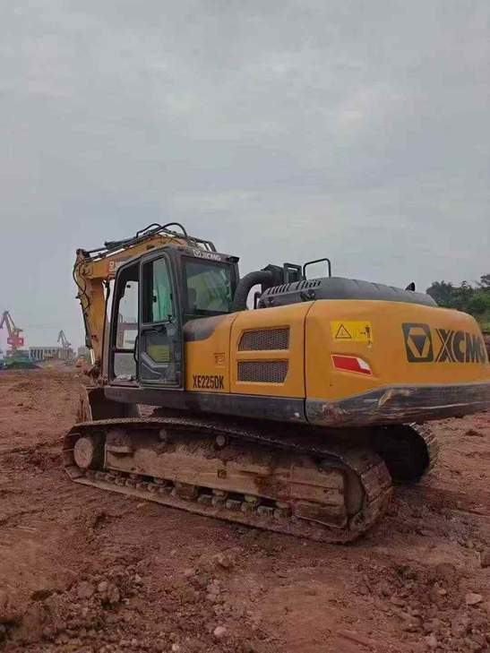 Buy XCMG XE200 Used Excavator / 1