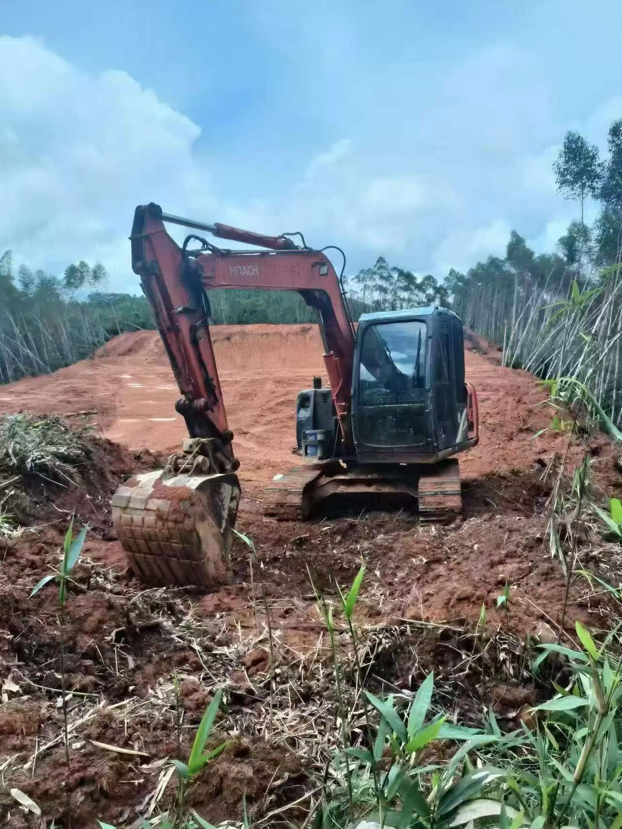 Buy Hitachi EX70 Used Excavator / 2