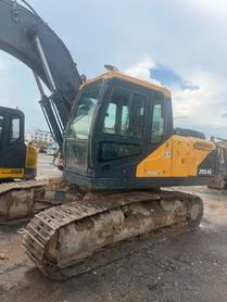 Buy Hyundai R205VS Used Excavator / 3 Buy Hyundai R205VS Used Excavator / 3