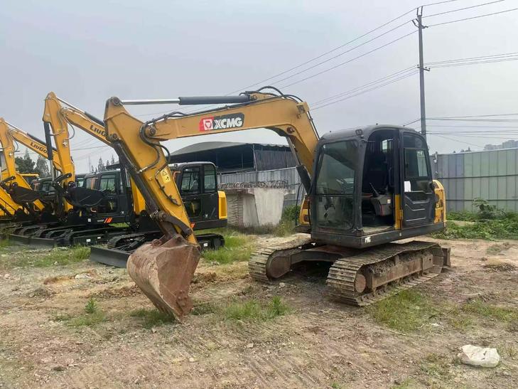Buy XCMG XE75C Used Excavator / 1