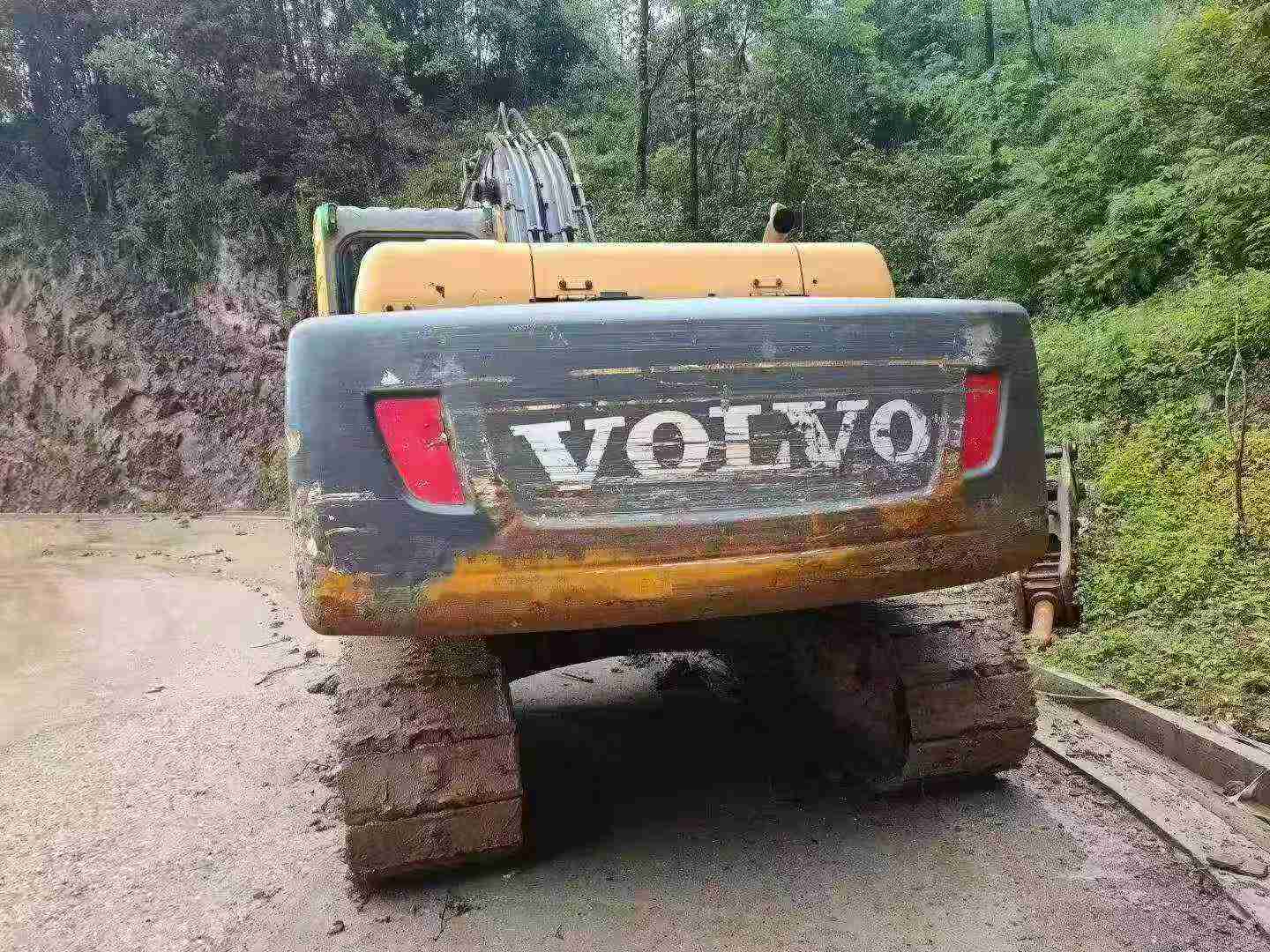 Buy Volvo EC210B Used Excavator / 3