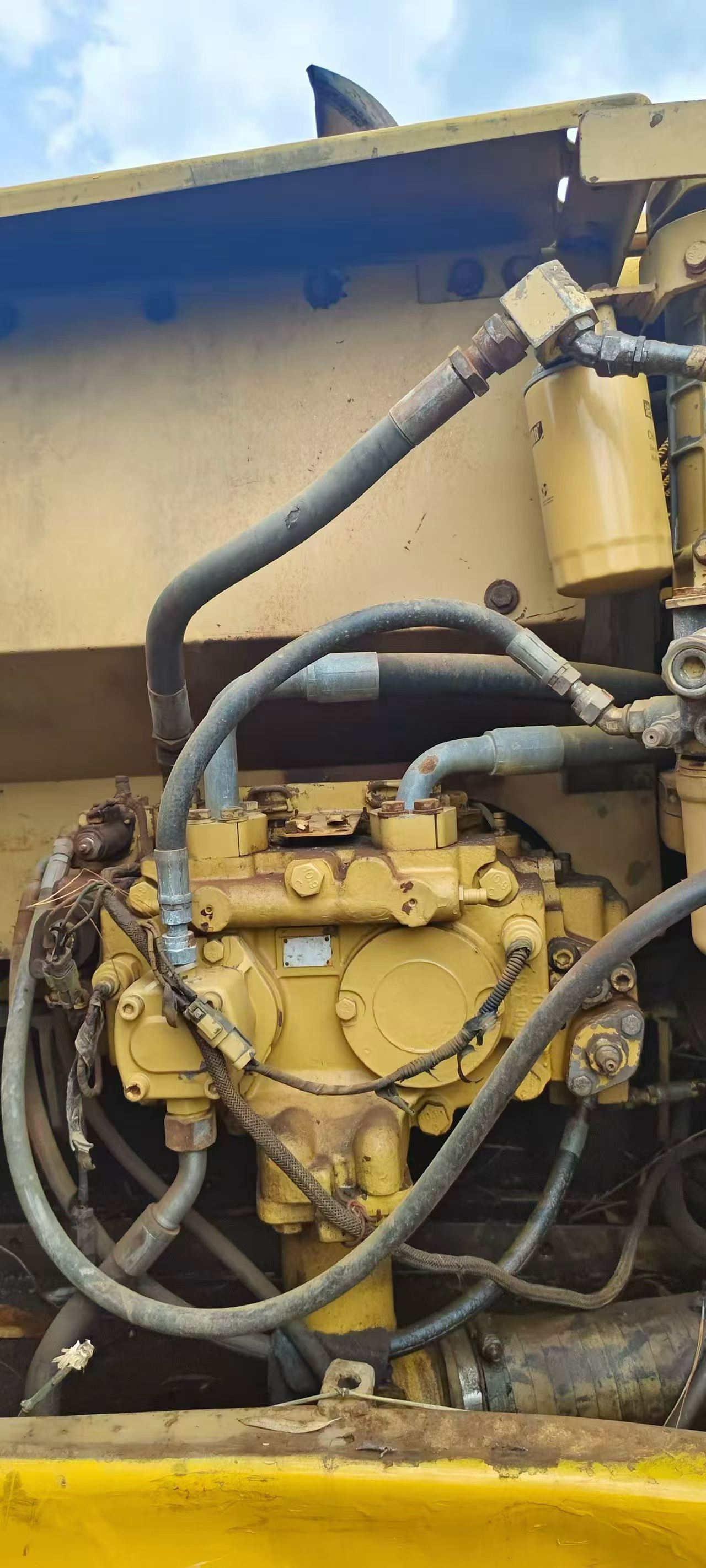 Buy Caterpillar 320C Used Excavator / 4