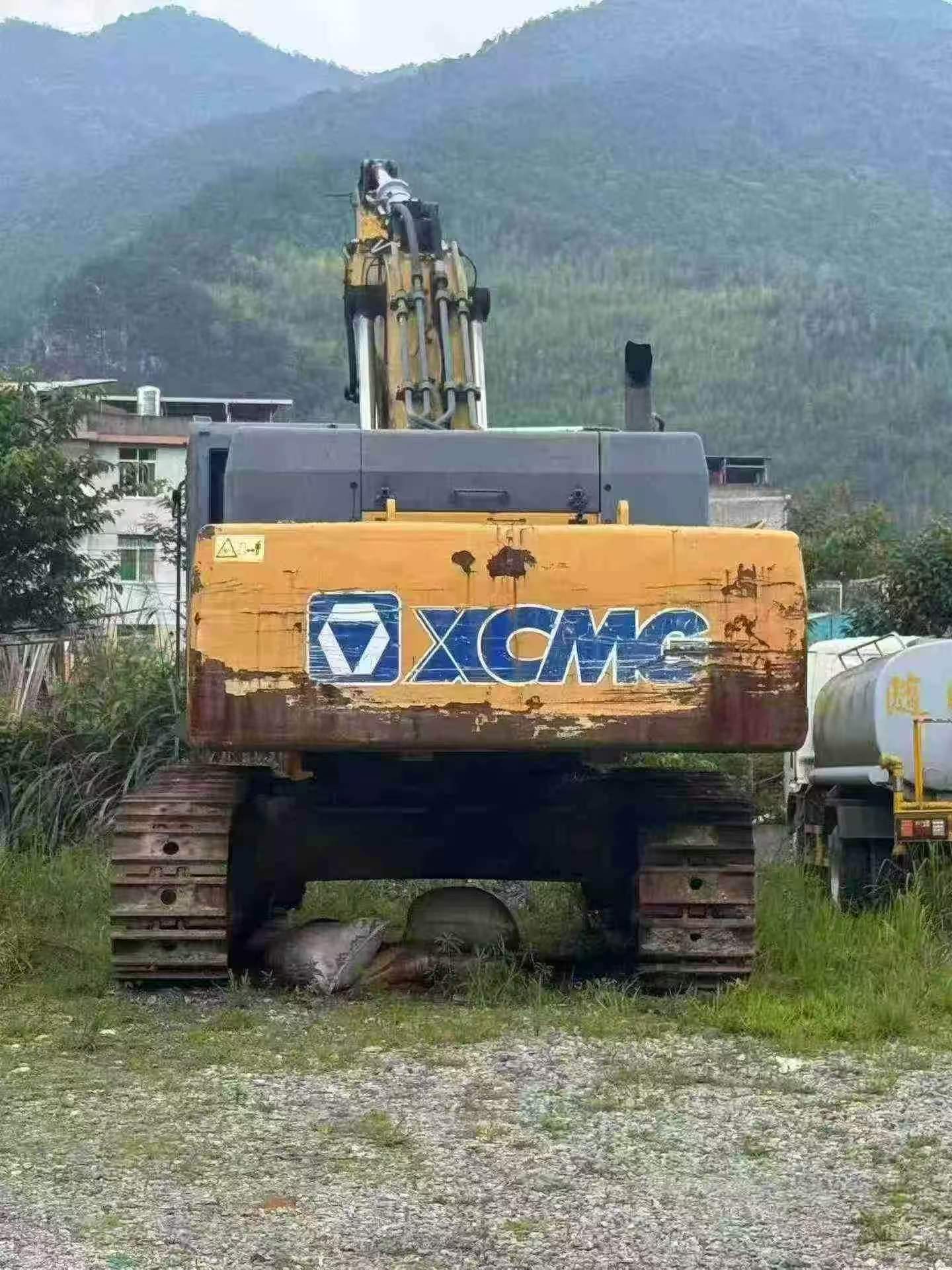 Buy XCMG XE490D Used Excavator / 4