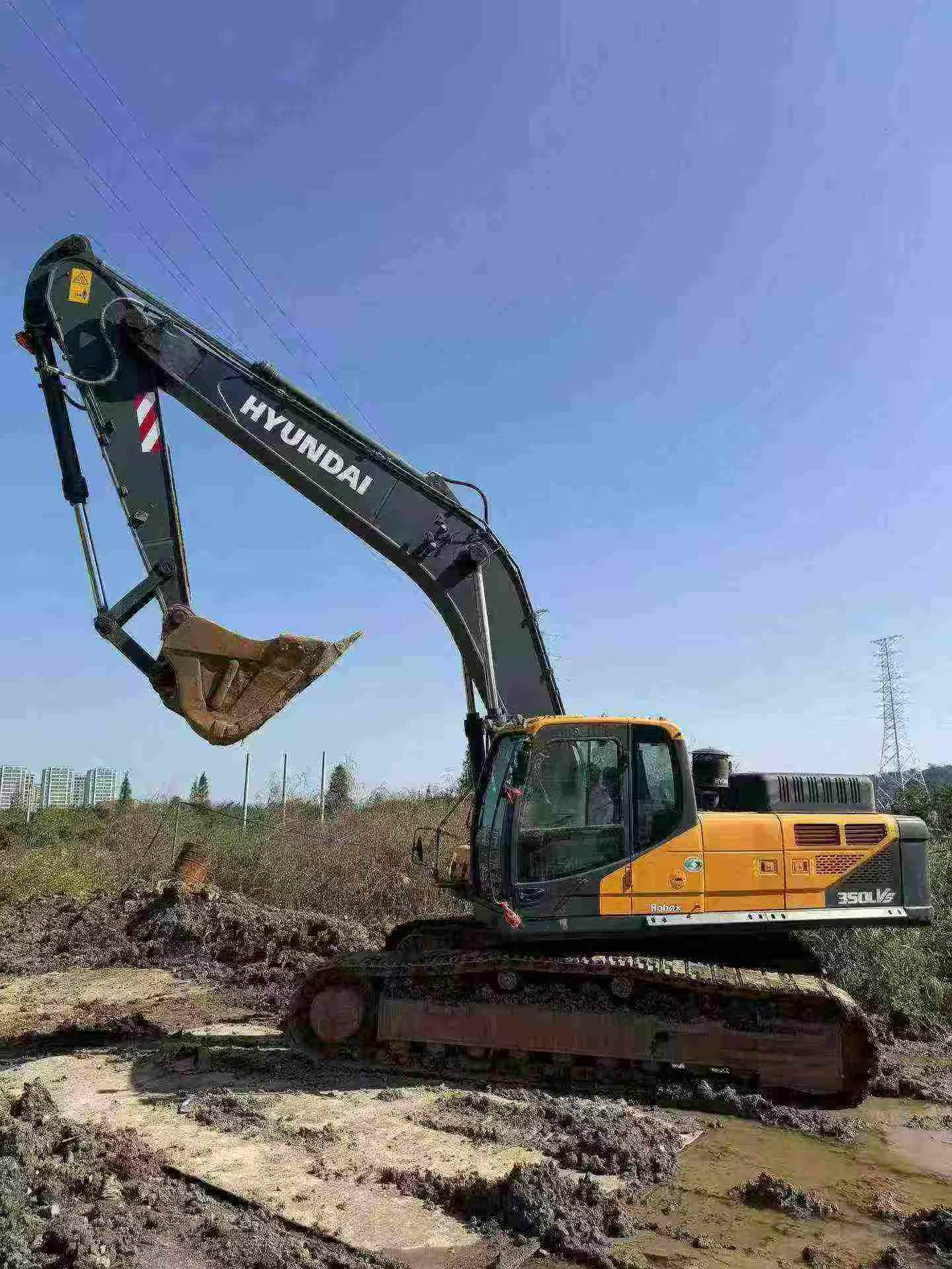 Buy Hyundai R350LVS Used Excavator / 3