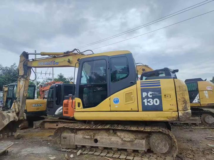 Buy Komatsu PC130 Used Excavator / 1